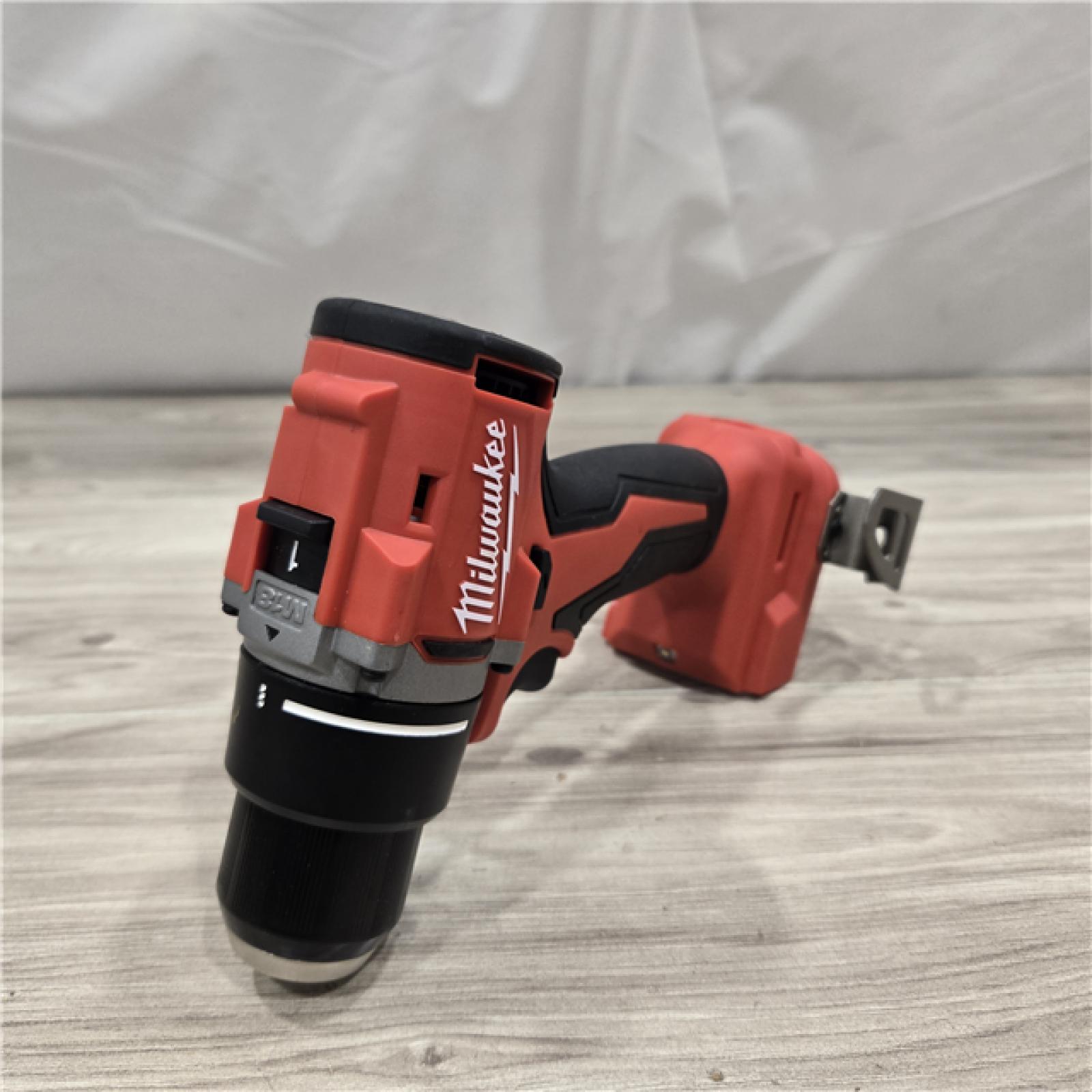 AS-IS Milwaukee 3601-22CT M18 18V Drill/Driver Kit