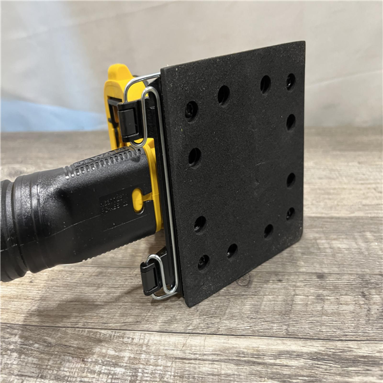 AS-IS DEWALT 20V MAX XR Cordless Brushless 1/4 Sheet Variable Speed Sander (Tool Only)