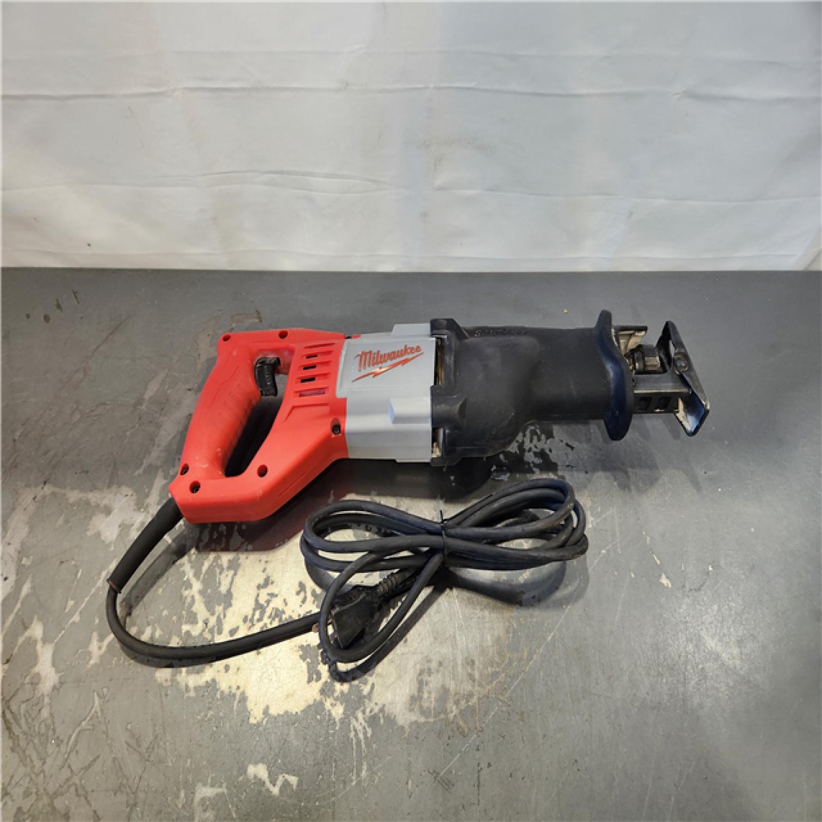 AS-IS- Milwaukee 12 Amp SAWZALL Reciprocating Saw with Case