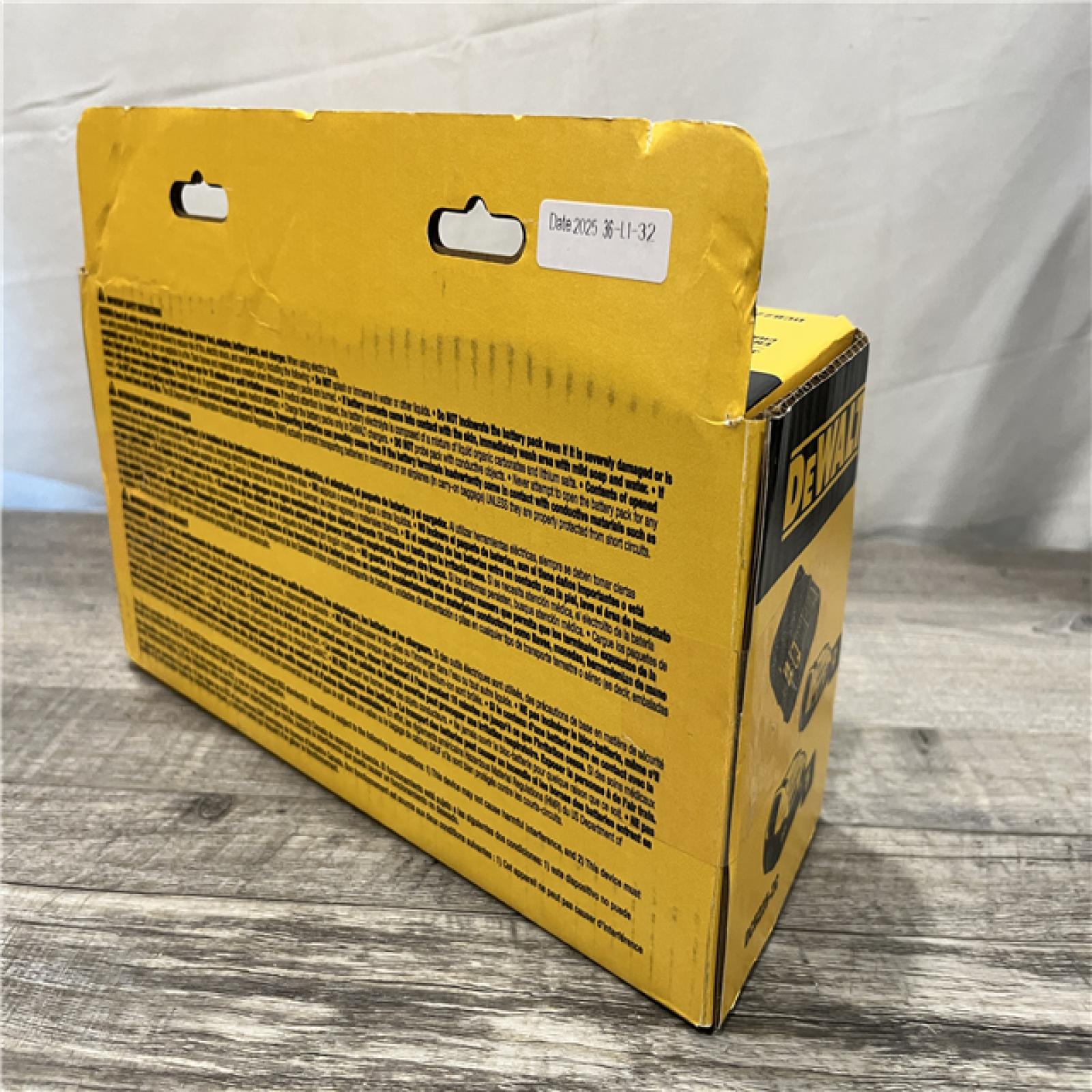 NEW - DEWALT 20V MAX Lithium-Ion Battery Kit with 5.0Ah and 2.0Ah Battery and Charger