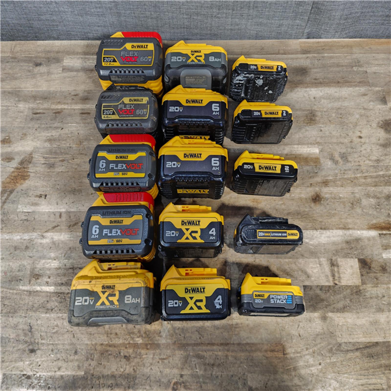 HOUSTON LOCATION - AS-IS DEWALT BATTERY PACK QTY - 15
