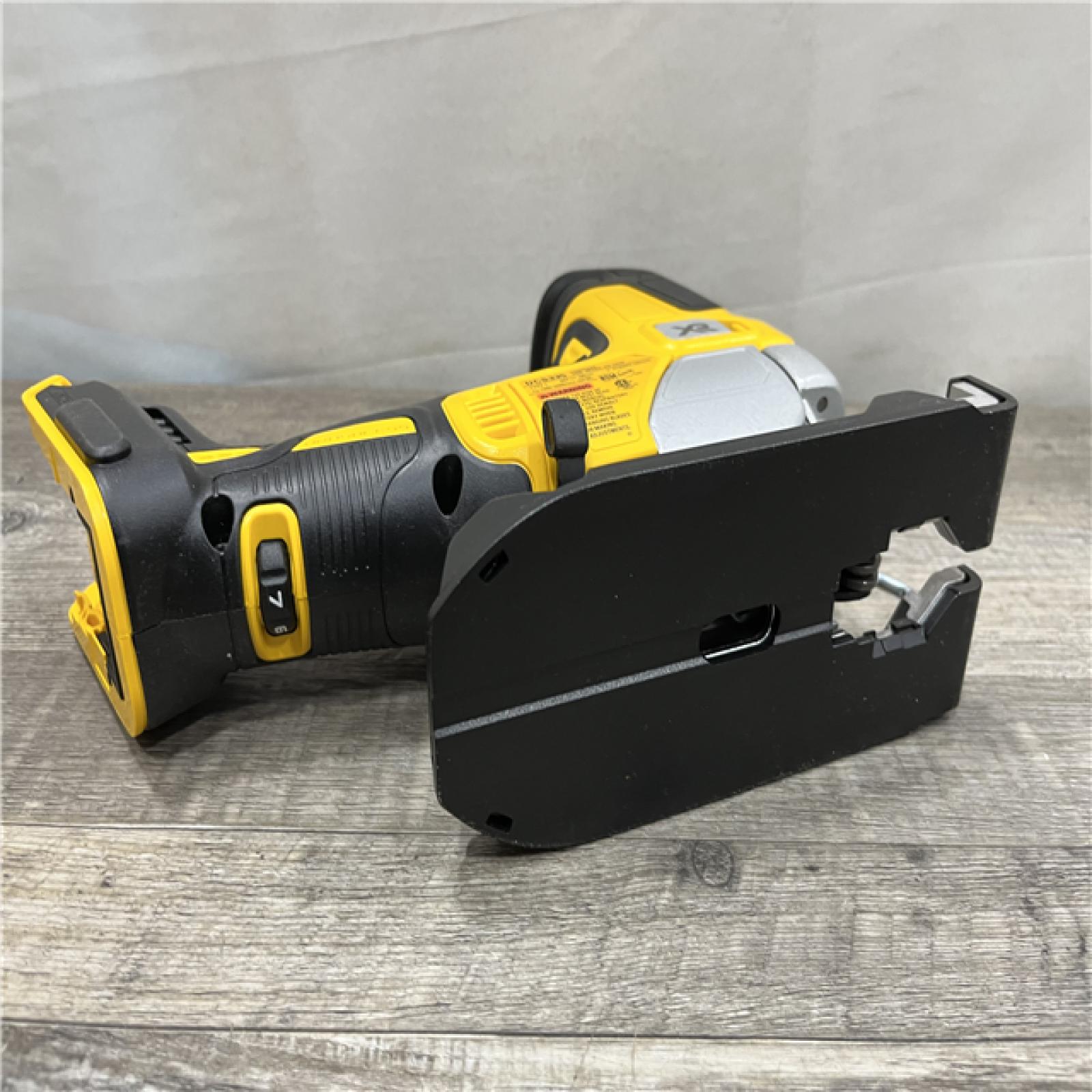 AS-IS DEWALT 20V MAX XR Cordless Barrel Grip Jigsaw (Tool Only)