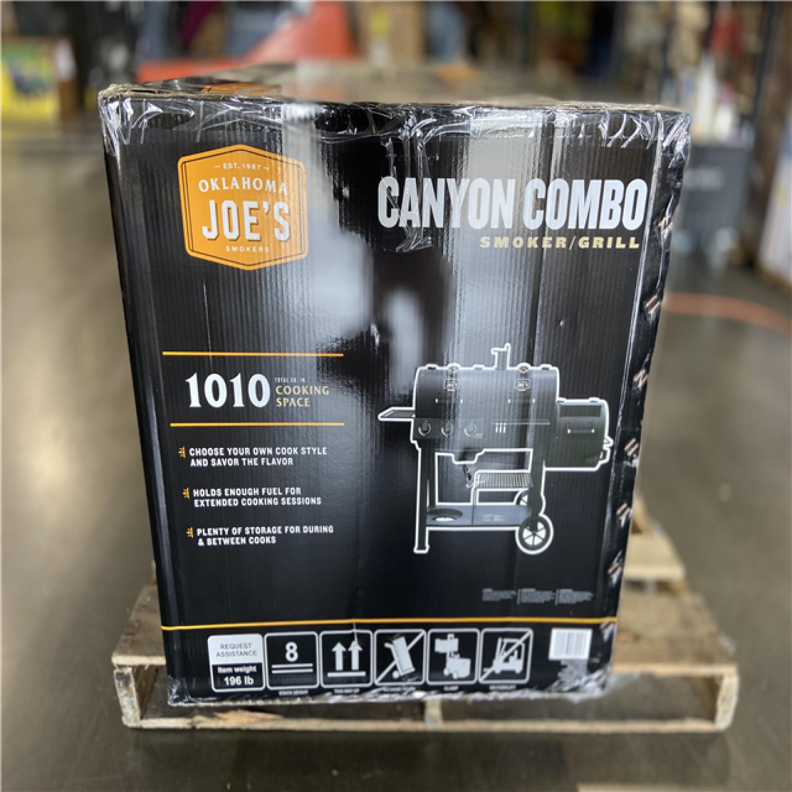DALLAS LOCATION - OKLAHOMA JOE'S 3-Burner Canyon Combo Charcoal and Gas Smoker and Grill in Black
