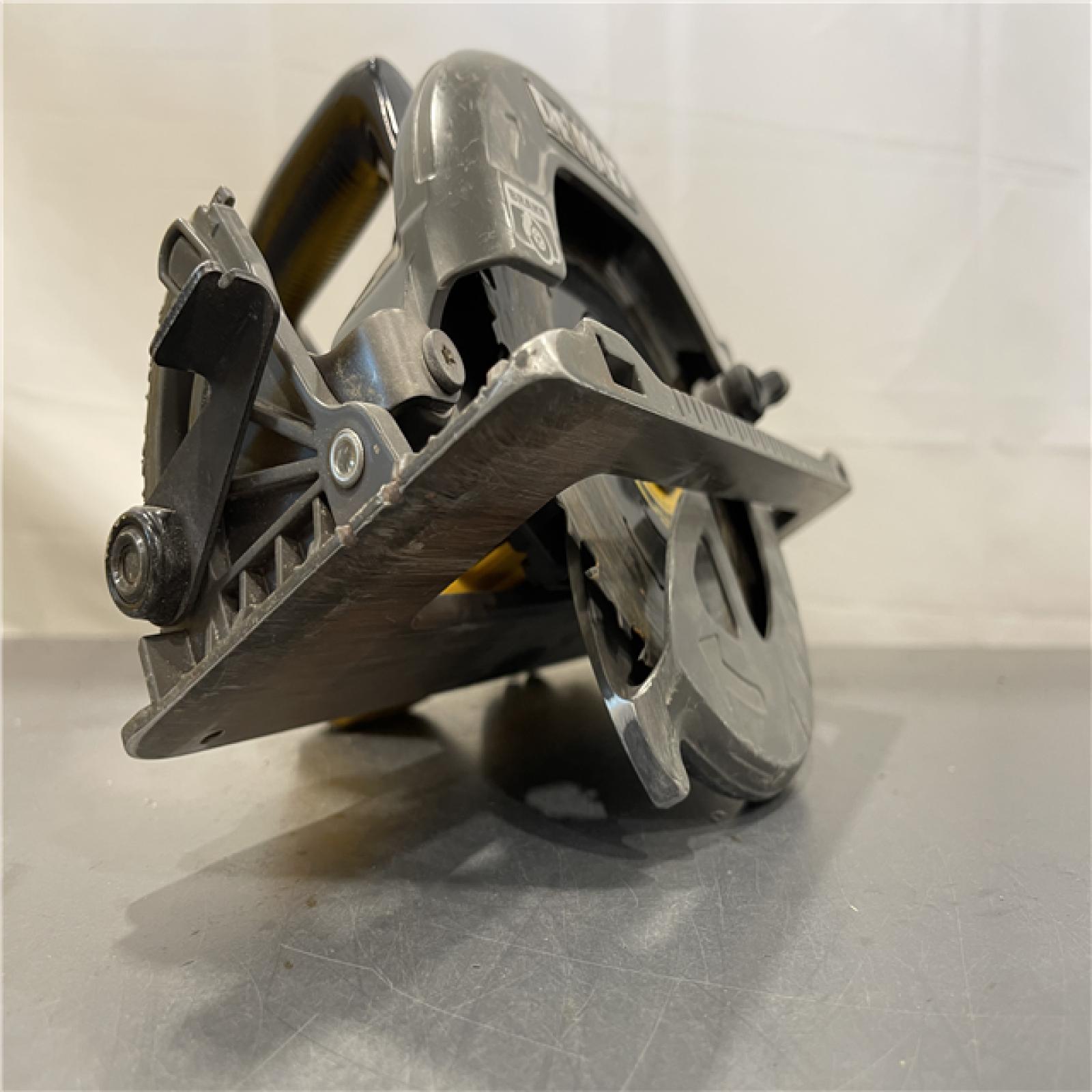 AS-IS - DEWALT FLEXVOLT 60V MAX Cordless Brushless 7-1/4 in. Wormdrive Style Circular Saw (Tool Only)