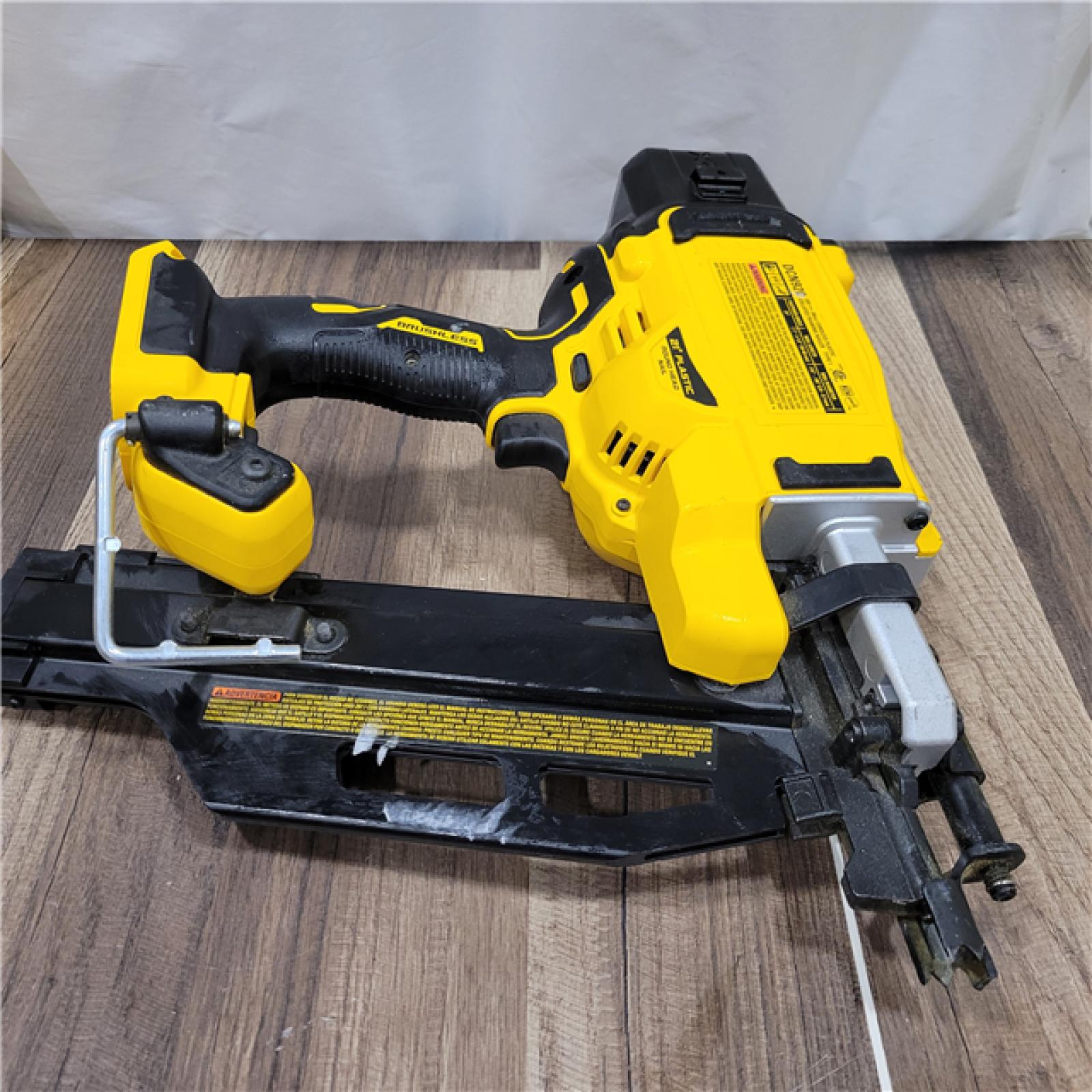 AS-IS DEWALT 20-Volt 21° Cordless Framing Nailer (Tool-Only)