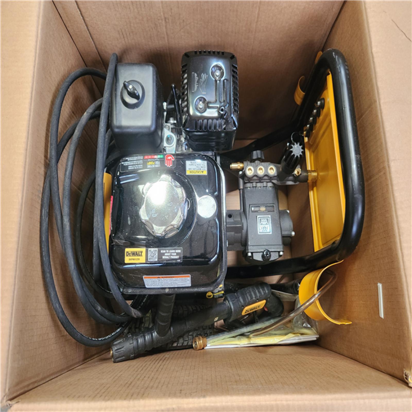 Phoenix LIKE NEW DEWALT 3600 PSI 2.5 GPM Cold Water Gas Professional Pressure Washer with HONDA GX200 Engine