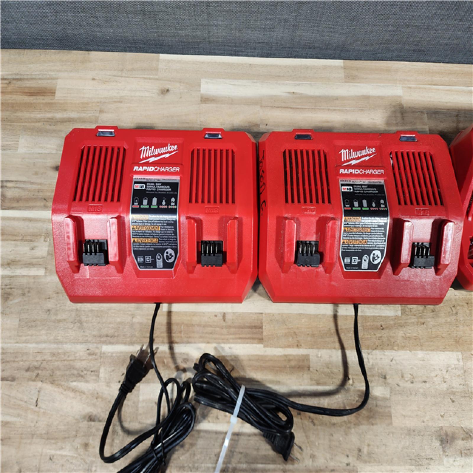 HOUSTON LOCATION - AS-IS MILWAUKEE BATTERY CHARGER PACK QTY - 3