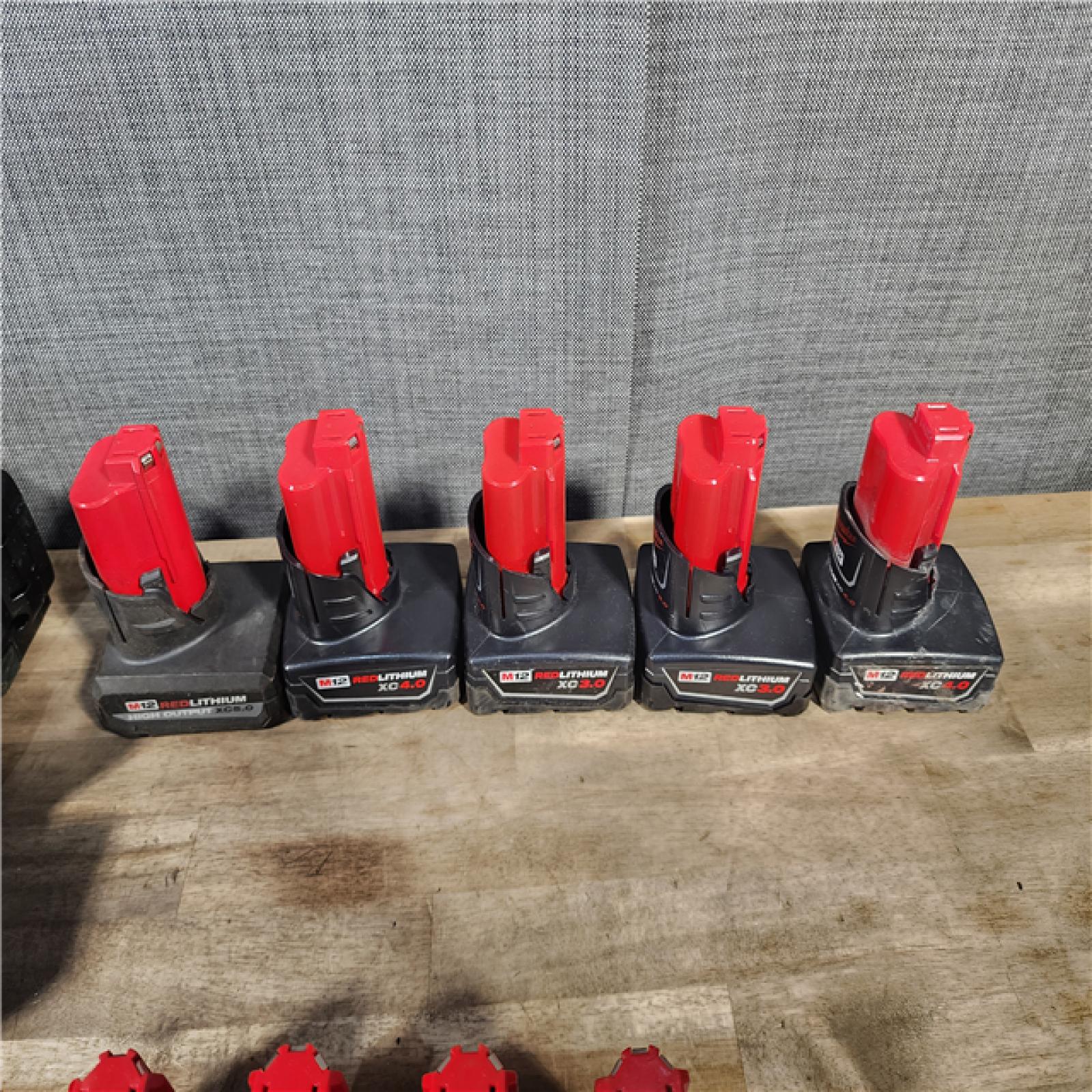 HOUSTON LOCATION - AS-IS MILWAUKEE BATTERY PACK QTY - 20