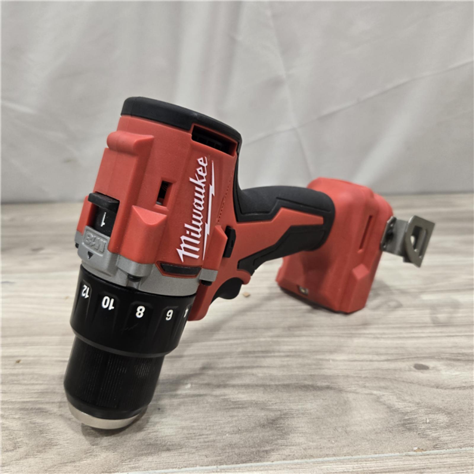 AS-IS Milwaukee 3601-22CT M18 18V Drill/Driver Kit