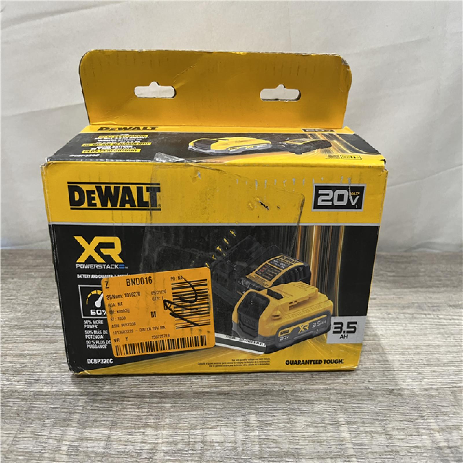 NEW -MDEWALT 20V MAX XR POWERSTACK Lithium-Ion Battery Starter Kit with 3.5Ah Battery and Charger