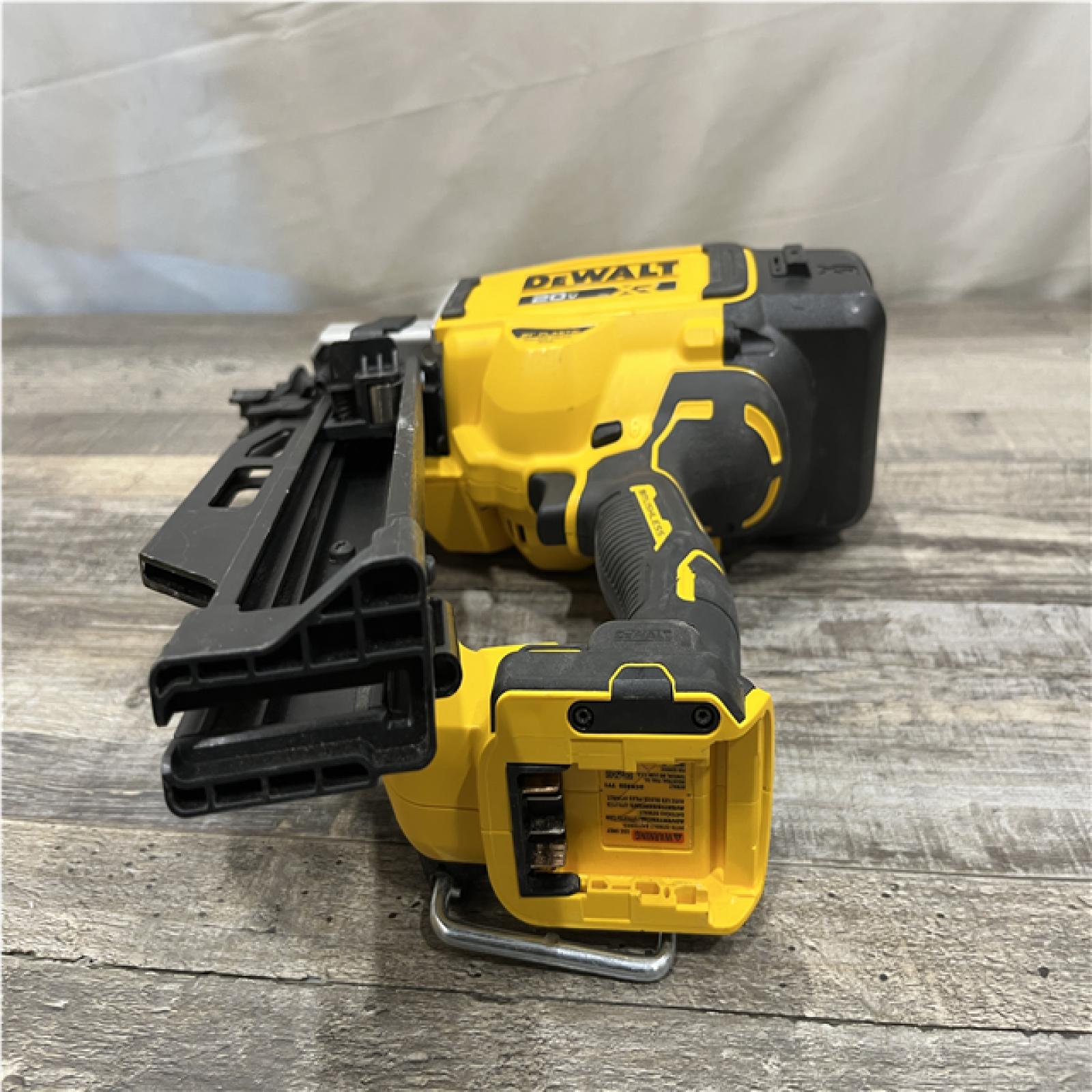 AS-IS DEWALT 20-Volt 21° Cordless Framing Nailer (Tool-Only)