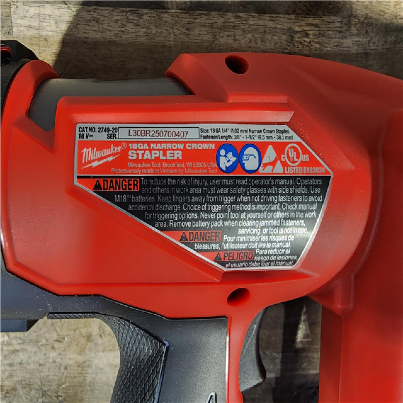HOUSTON LOCATION - AS-IS MILWAUKEE FUEL 18V Cordless 18-Gauge 1/4 in. Narrow Crown Stapler (Tool-Only)
