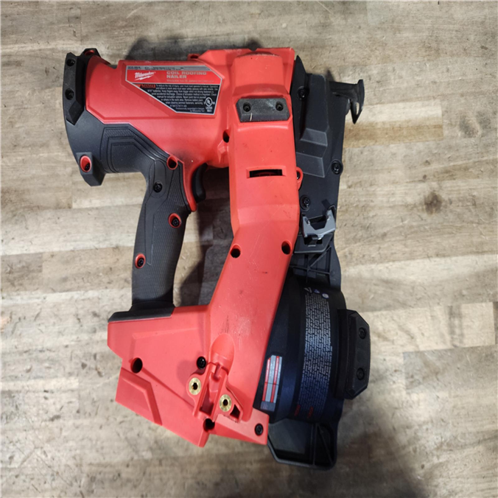 HOUSTON LOCATION - AS-IS Milwaukee M18 FUEL 18-Volt Lithium-Ion Brushless Cordless Coil Roofing Nailer (Tool Only)