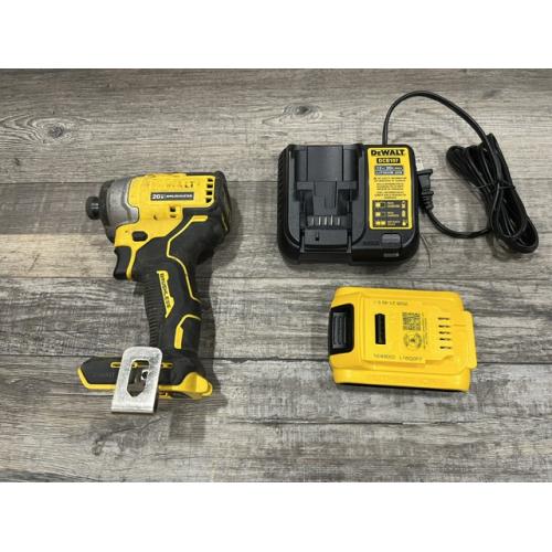 AS-SI DEWALT Atomic 20V Max Lithium-Ion Brushless Cordless Compact 1/4 in. Impact Driver Kit