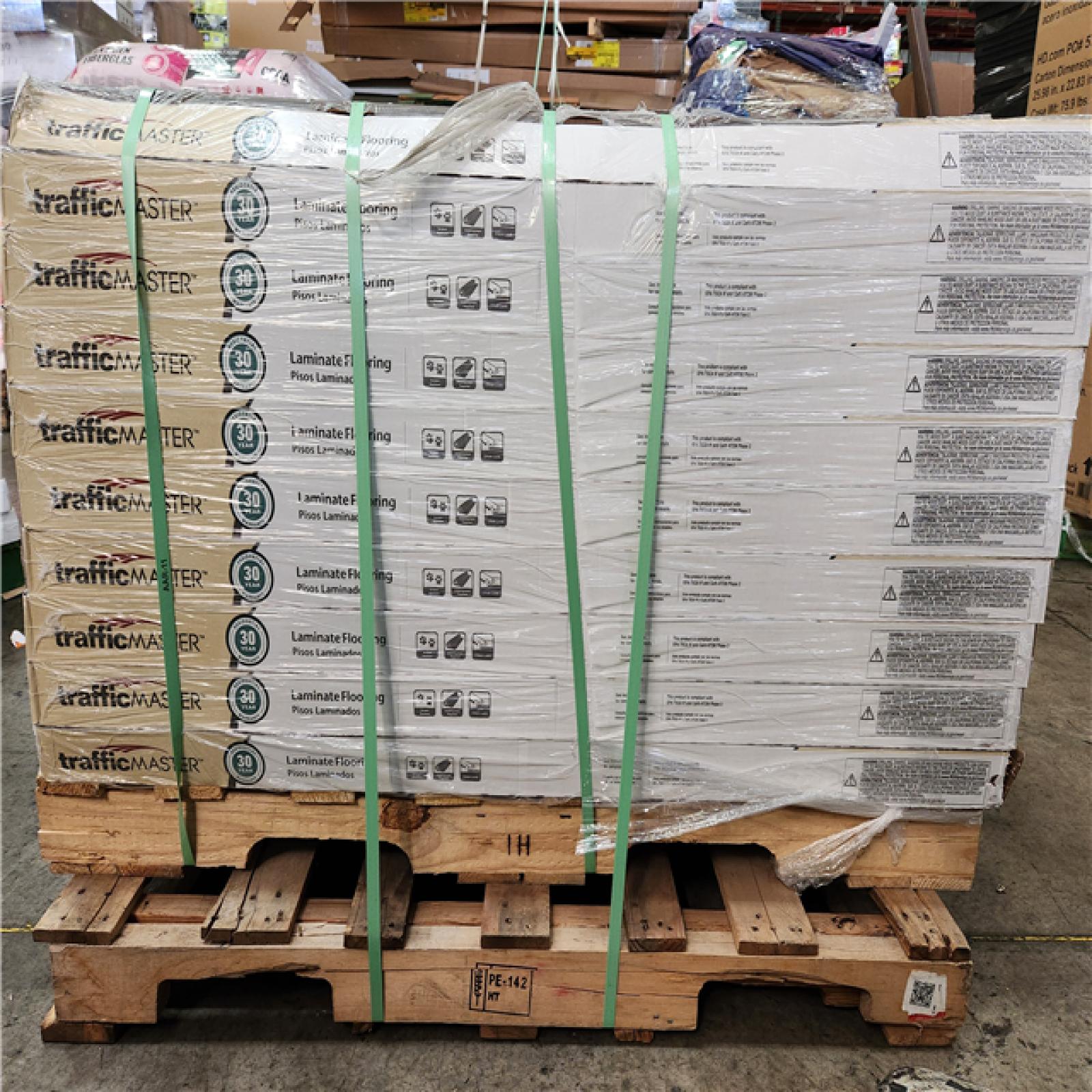 Phoenix Location TrafficMaster Jessamine Oak 7 mm T x 7.5 in. W Laminate Wood Flooring (1115 sqft 39 case)