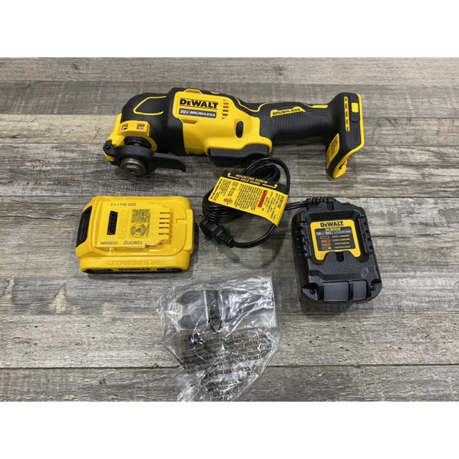 AS-IS DEWALT ATOMIC 20V MAX Cordless Brushless Oscillating Multi Tool Kit