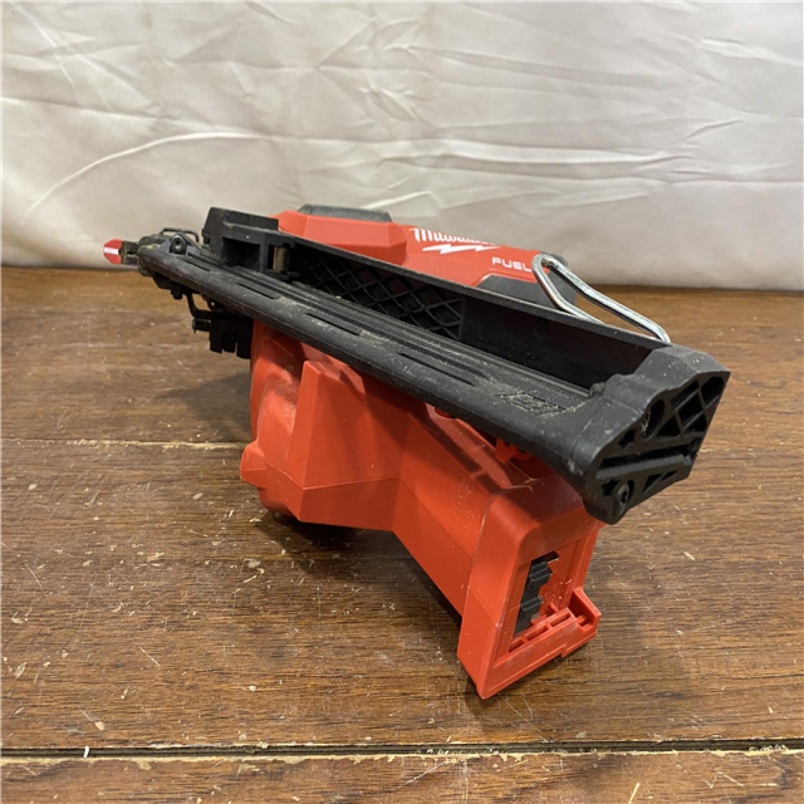 AS-IS Milwaukee 2839-20 M18 FUEL 15 Ga. 18 Volt Brushless Angled Finish Nailer