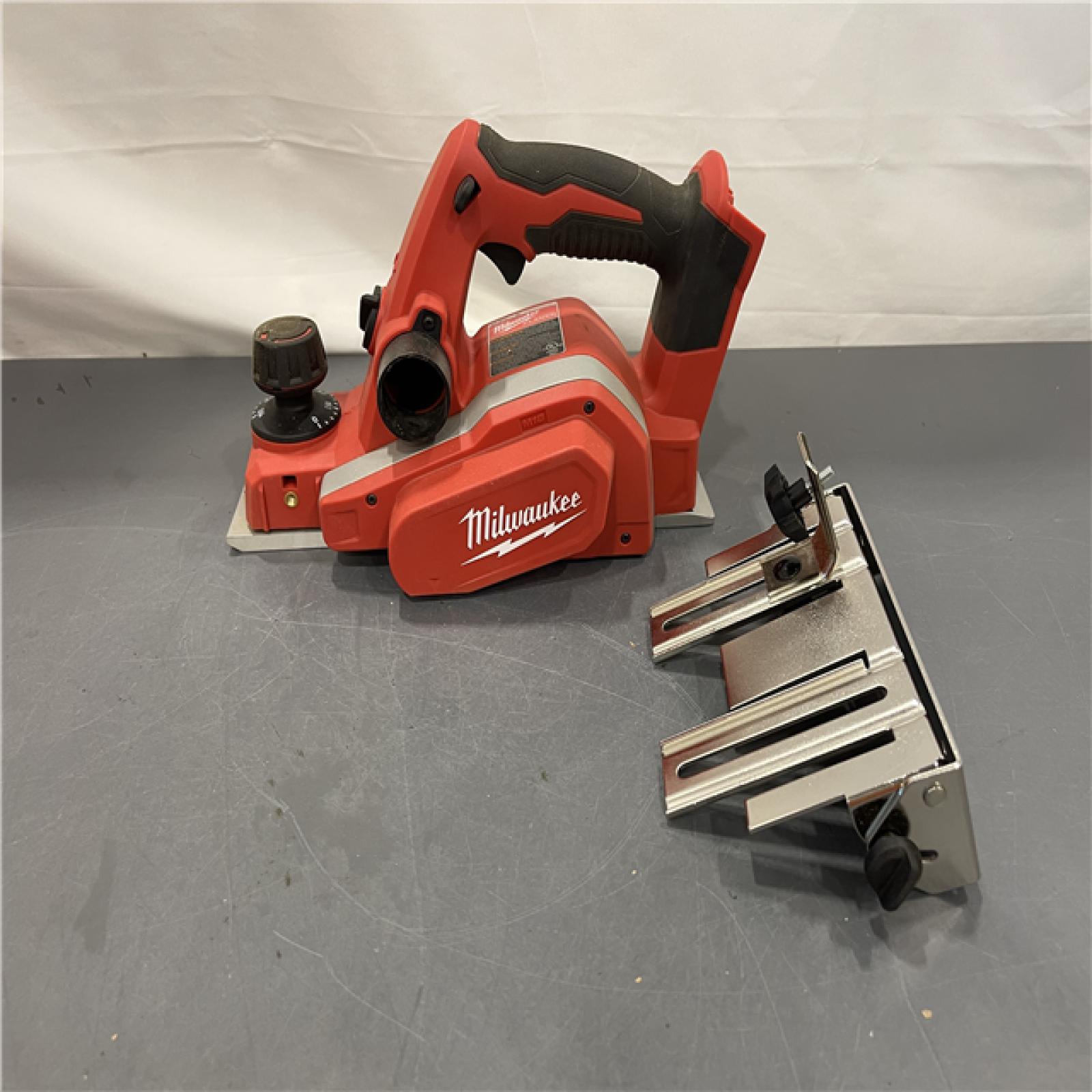 AS-IS - Milwaukee M18 18-Volt Lithium-Ion Cordless 3-1/4 in. Planer (Tool-Only)