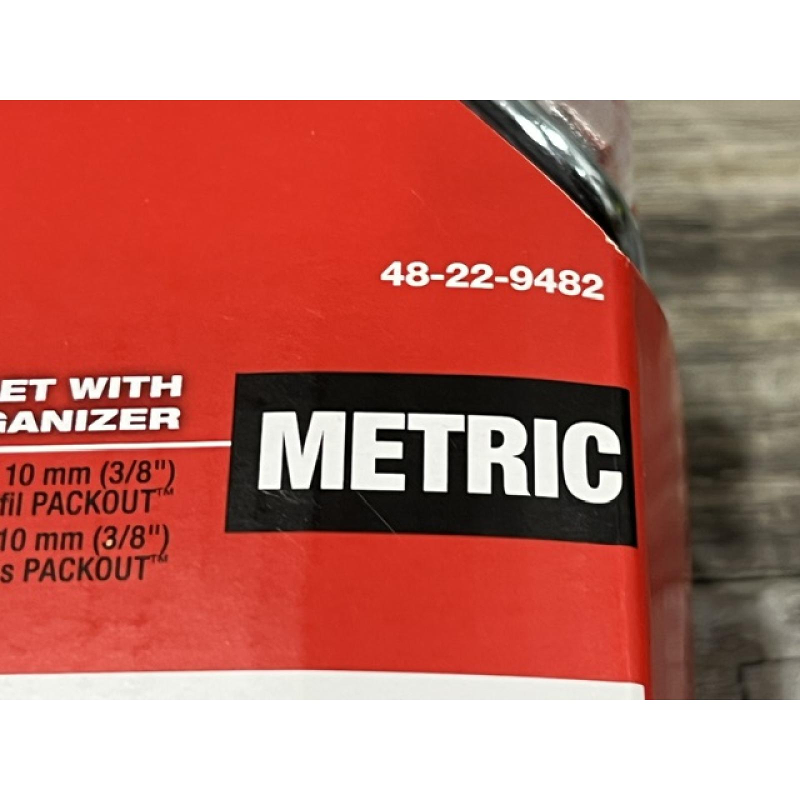 NEW - Milwaukee 3/8 in. Drive Metric Ratchet and Socket Mechanics Tool Set with PACKOUT Case (32-Piece)