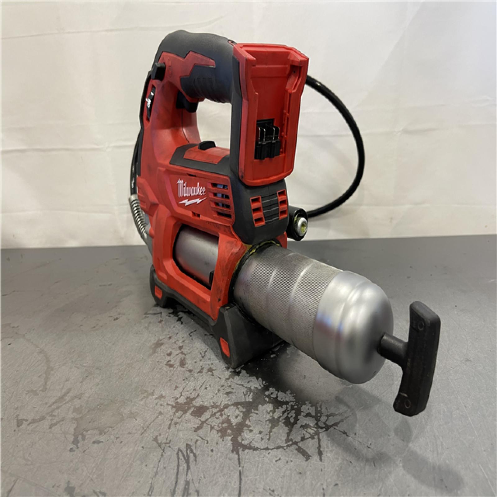 AS-IS - Milwaukee M18 18V Lithium-Ion Cordless Grease Gun 2-Speed