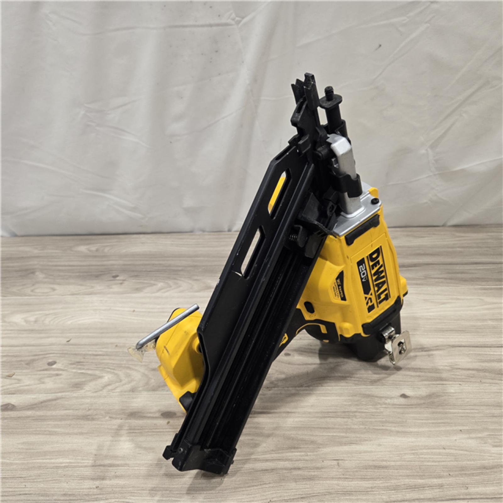 AS-IS DEWALT 20V 30 Degree Cordless Framing Nailer (Tool-Only)
