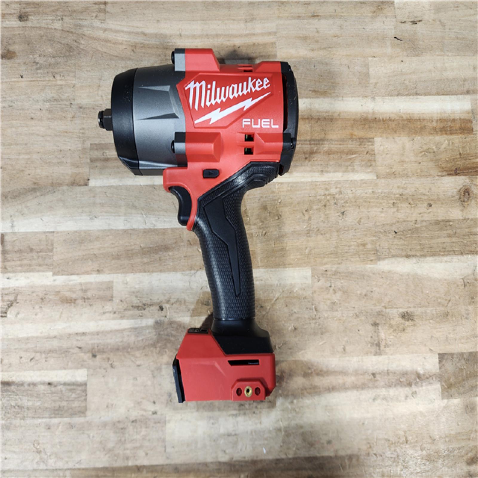 HOUSTON LOCATION - AS-IS (APPEARS LIKE NEW) Milwaukee FUEL 18V Lithium-Ion Brushless Cordless 1/2 in. Impact Wrench w/Friction Ring Kit