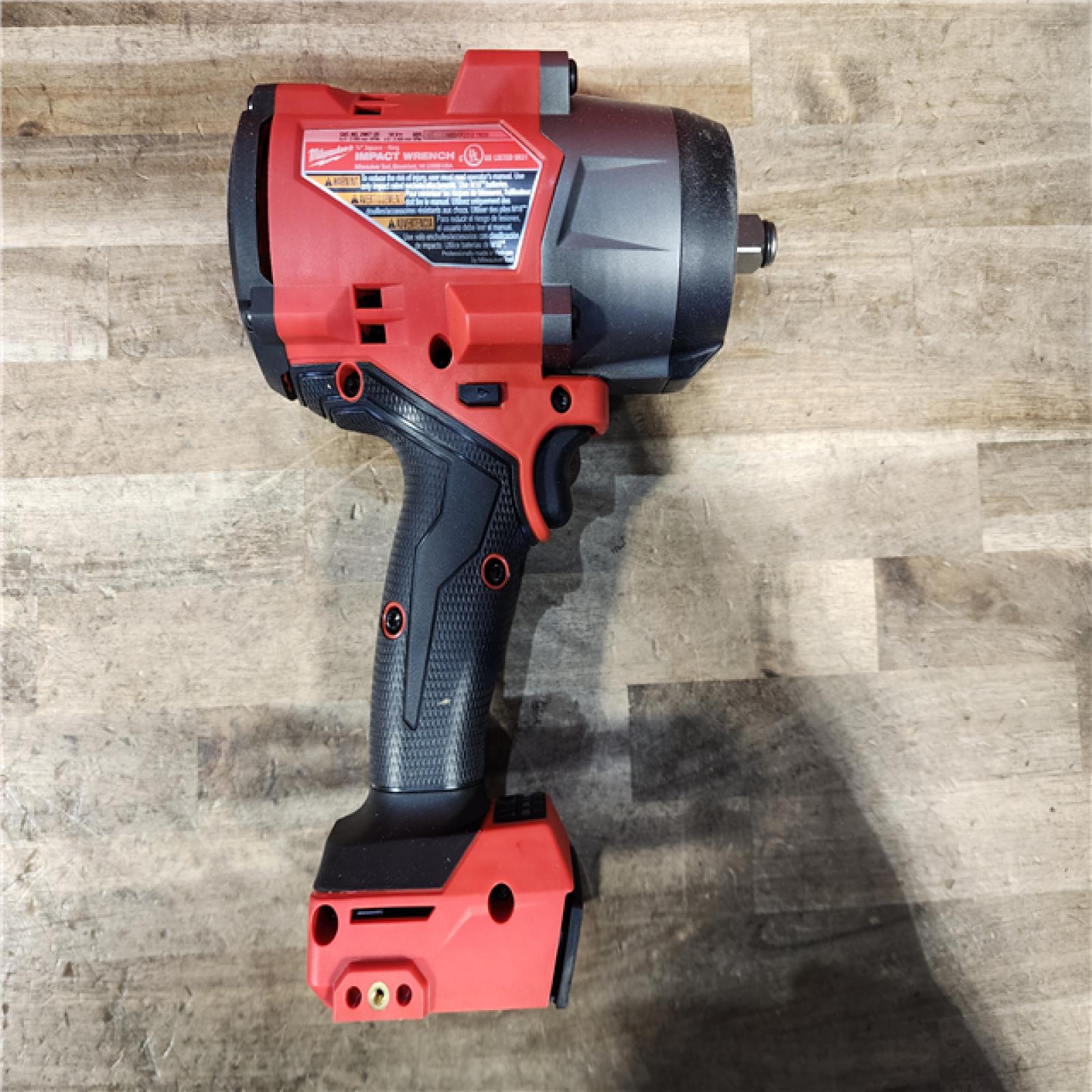 HOUSTON LOCATION - AS-IS (APPEARS LIKE NEW) Milwaukee FUEL 18V Lithium-Ion Brushless Cordless 1/2 in. Impact Wrench w/Friction Ring Kit