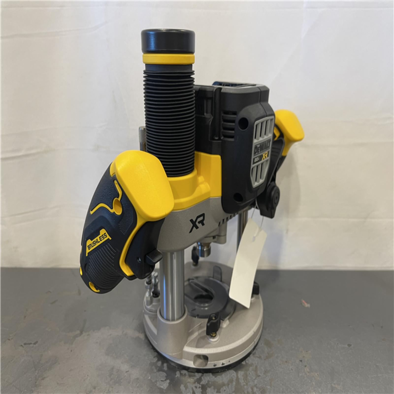 AS-IS - Dewalt 20V MAX XR 2-1/4 Peak HP Brushless Cordless Plunge Router