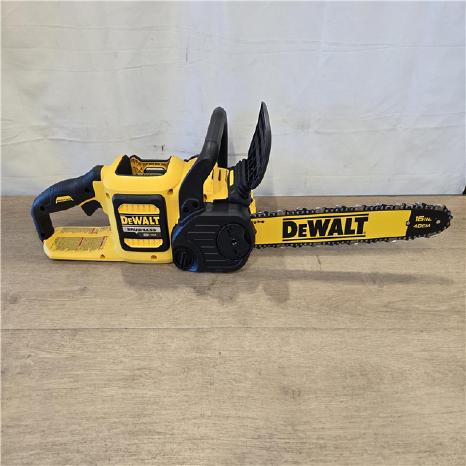 AS-IS DEWALT FLEXVOLT 60V MAX 16in. Cordless Chainsaw Kit
