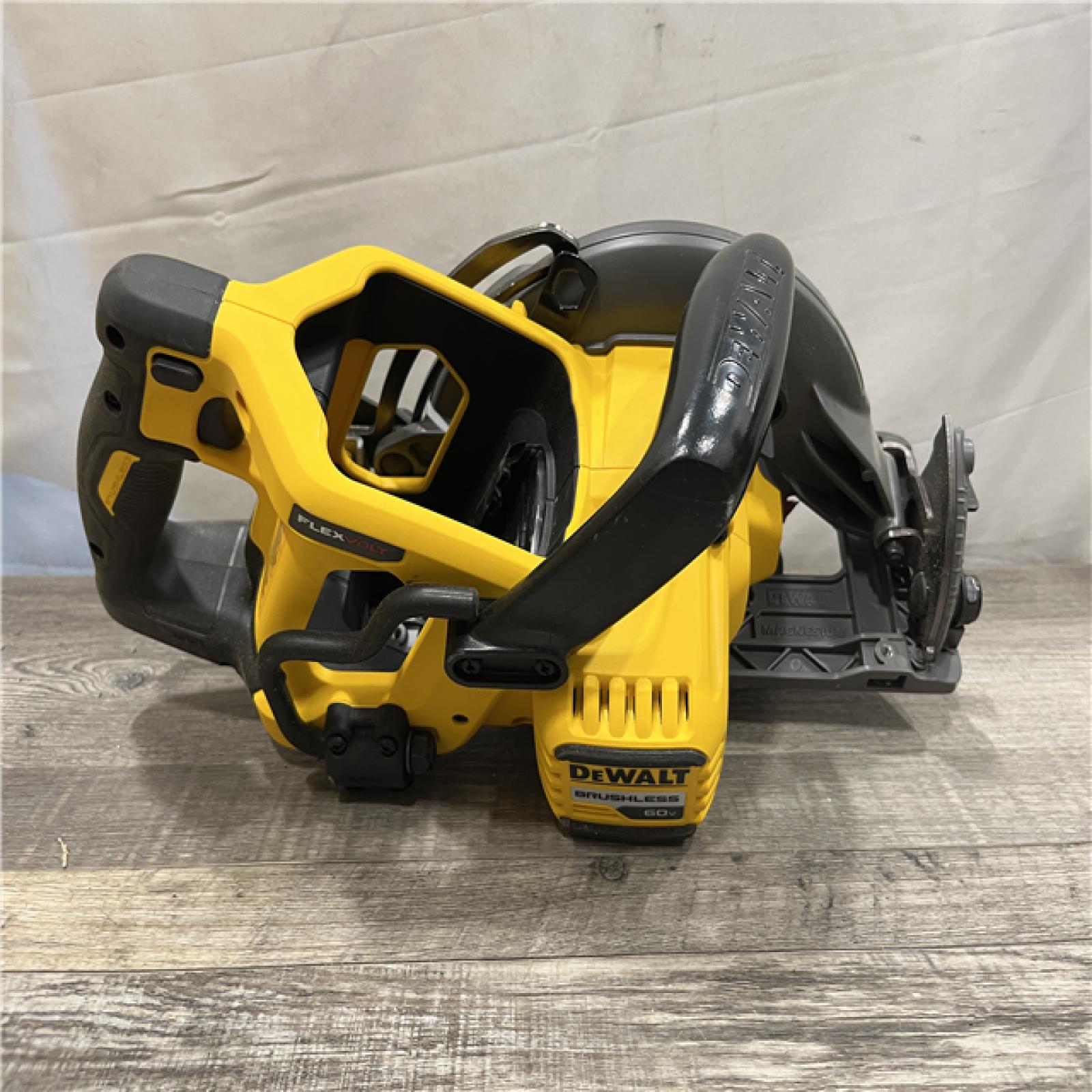 AS-IS DEWALT FLEXVOLT 60V MAX Cordless Brushless 7-1/4 in. Wormdrive Style Circular Saw (Tool Only)