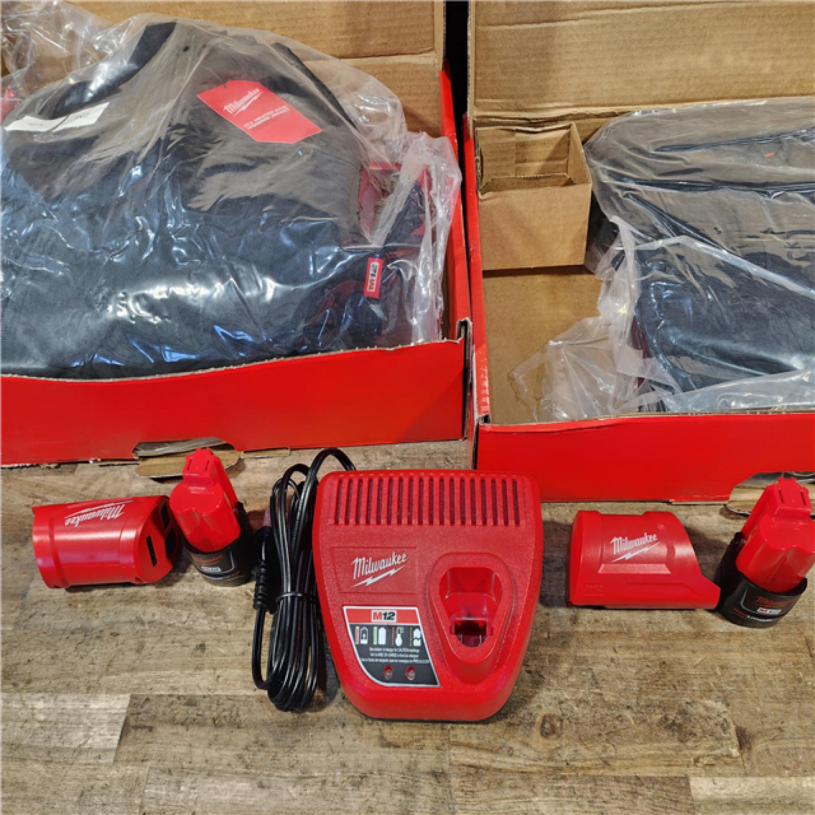 HOUSTON LOCATION - AS-IS MILWAUKEE 2 HEATED CLOTHING COMBO KIT