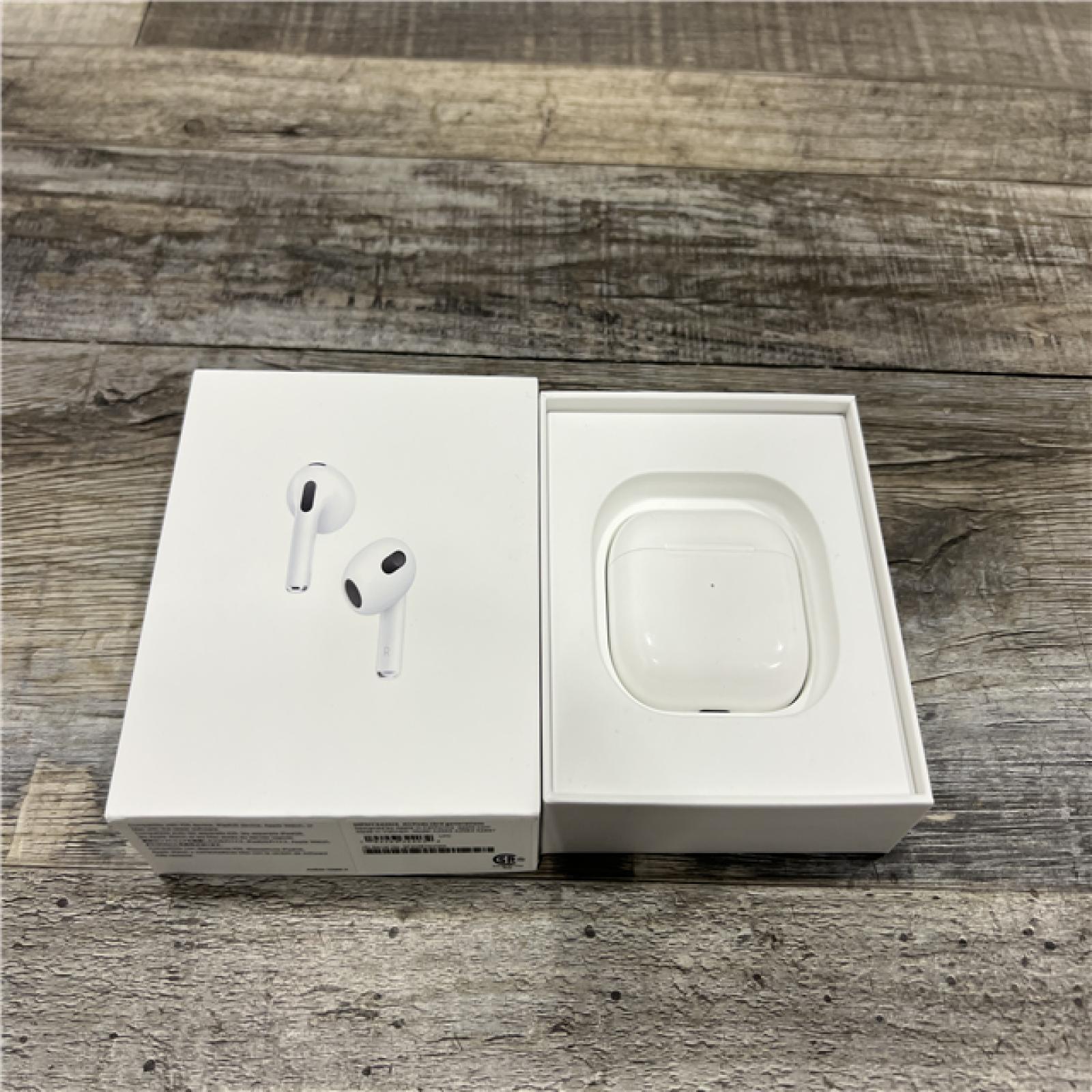AS-IS Apple - AirPods (3rd generation) with Lightning Charging Case - White