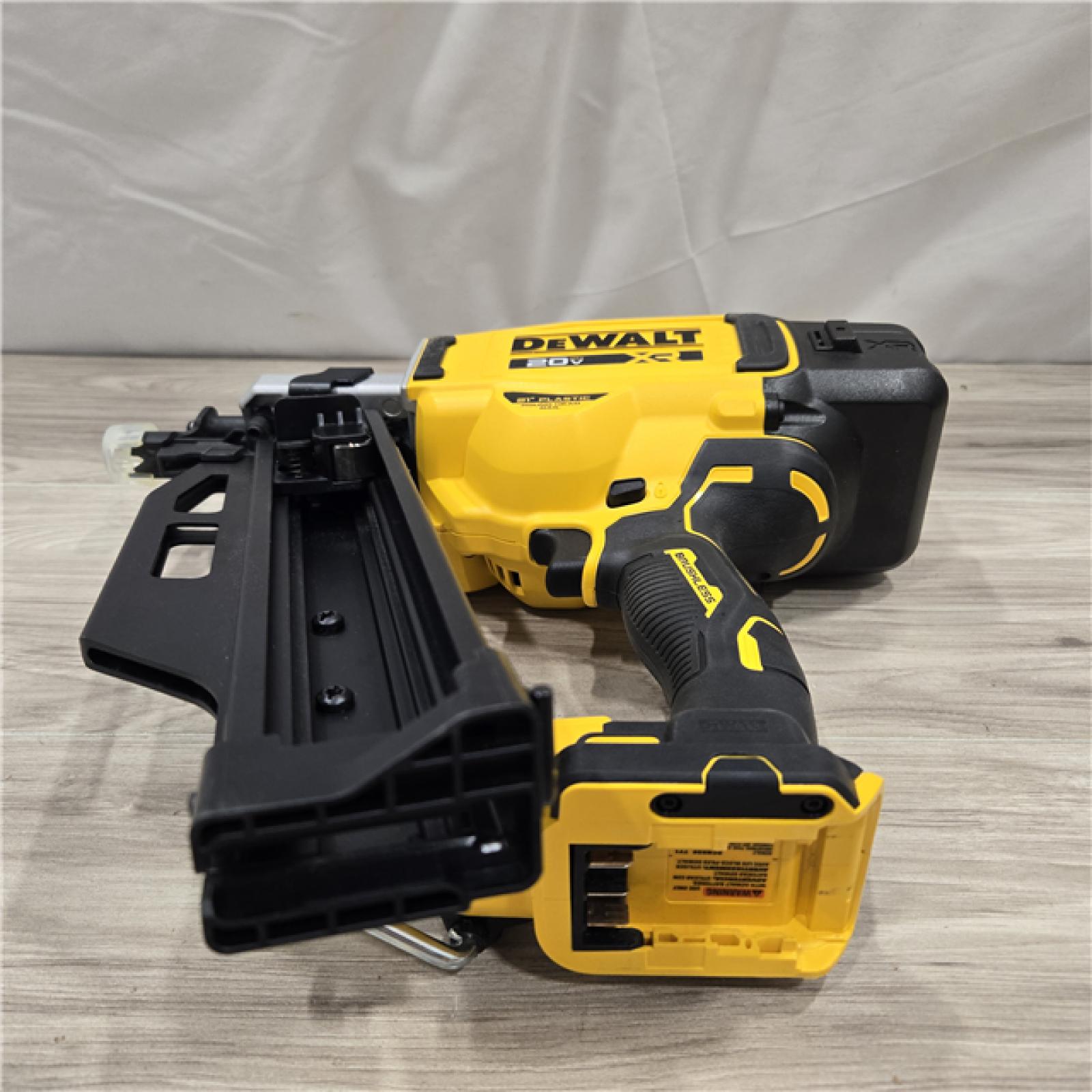 AS-IS DEWALT 20-Volt 21° Cordless Framing Nailer (Tool-Only)
