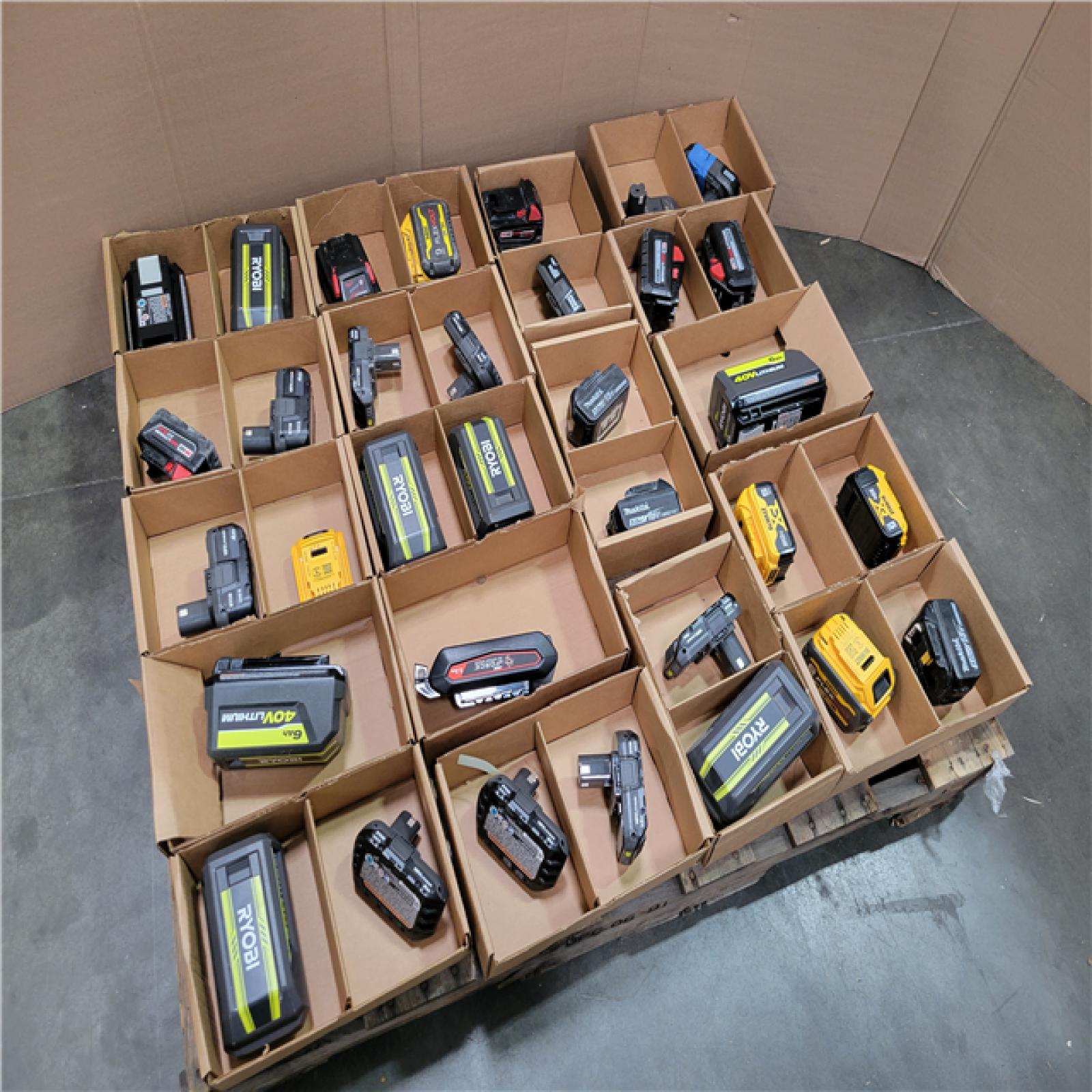 PHOENIX AS-IS TOOL PALLET