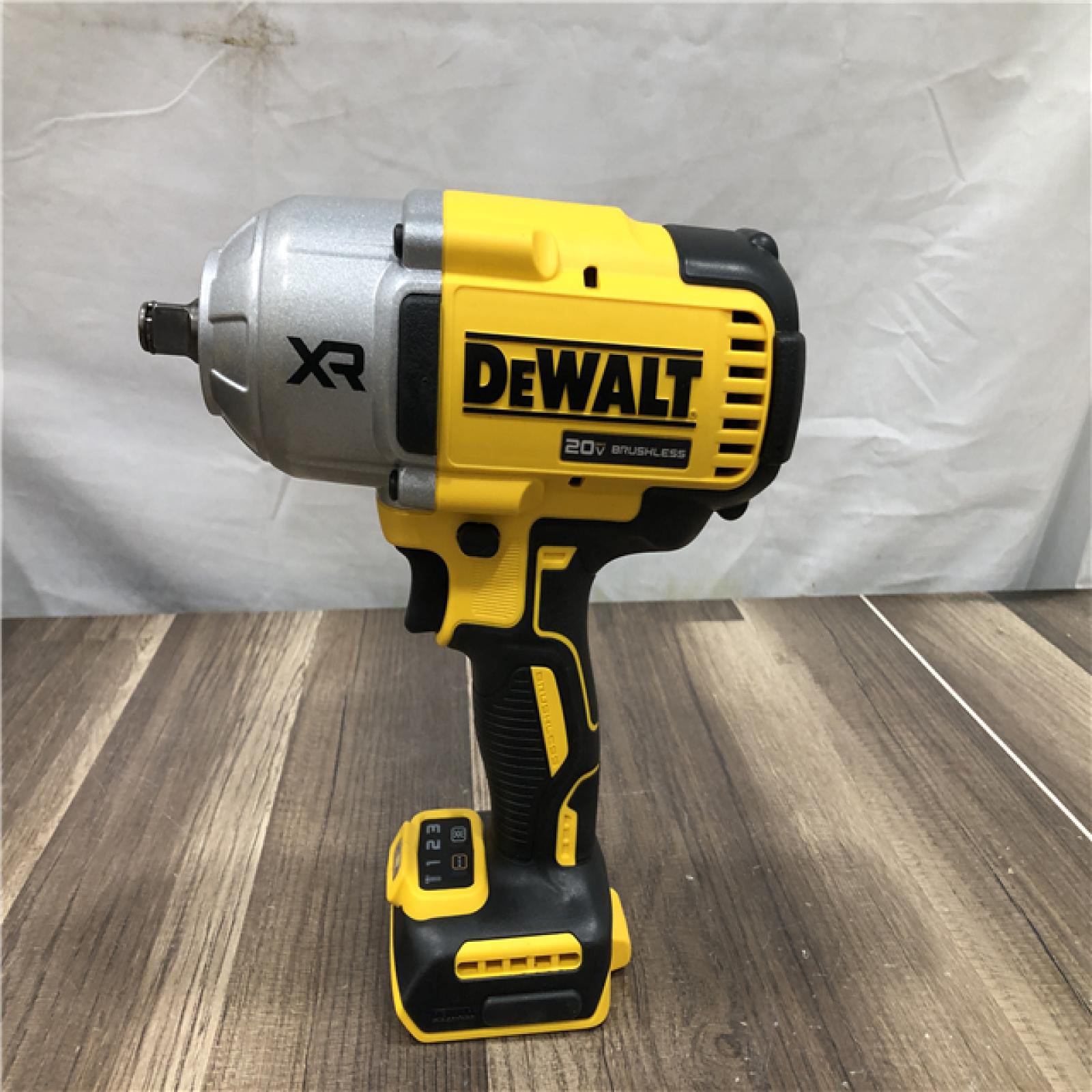 AS-IS DEWALT 20V MAX Lithium-Ion Cordless 1/2 in. Impact Wrench Kit
