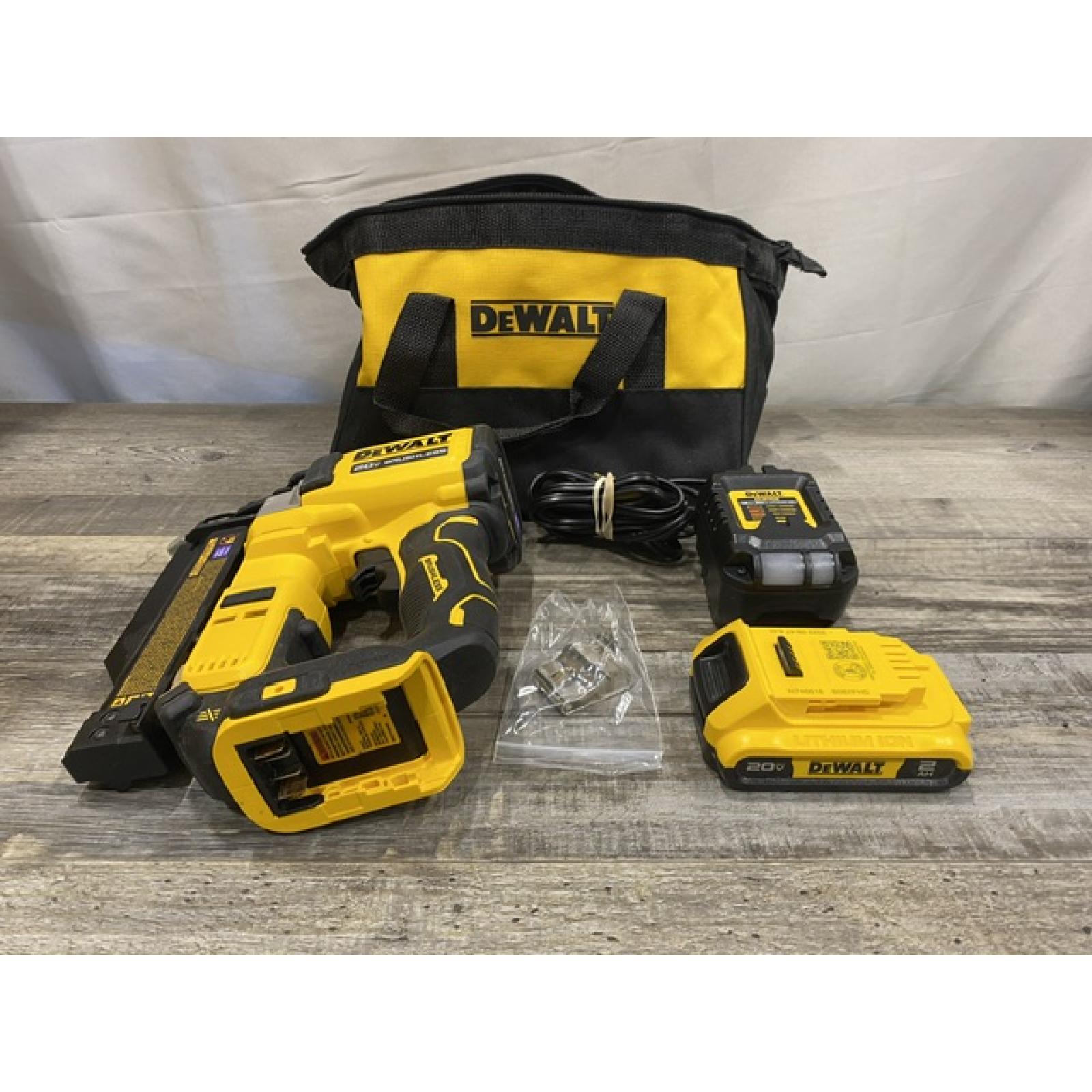 AS-IS DEWALT ATOMIC 20V MAX Lithium Ion Cordless 23 Gauge Pin Nailer Kit