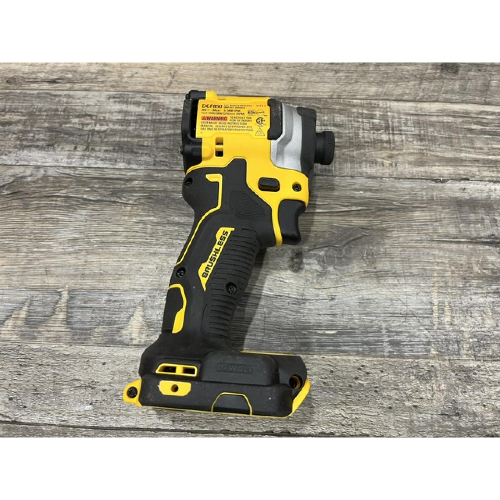 AS-IS DEWALT ATOMIC 20V MAX Lithium-Ion Cordless 1/4 in. Brushless Impact Driver Kit