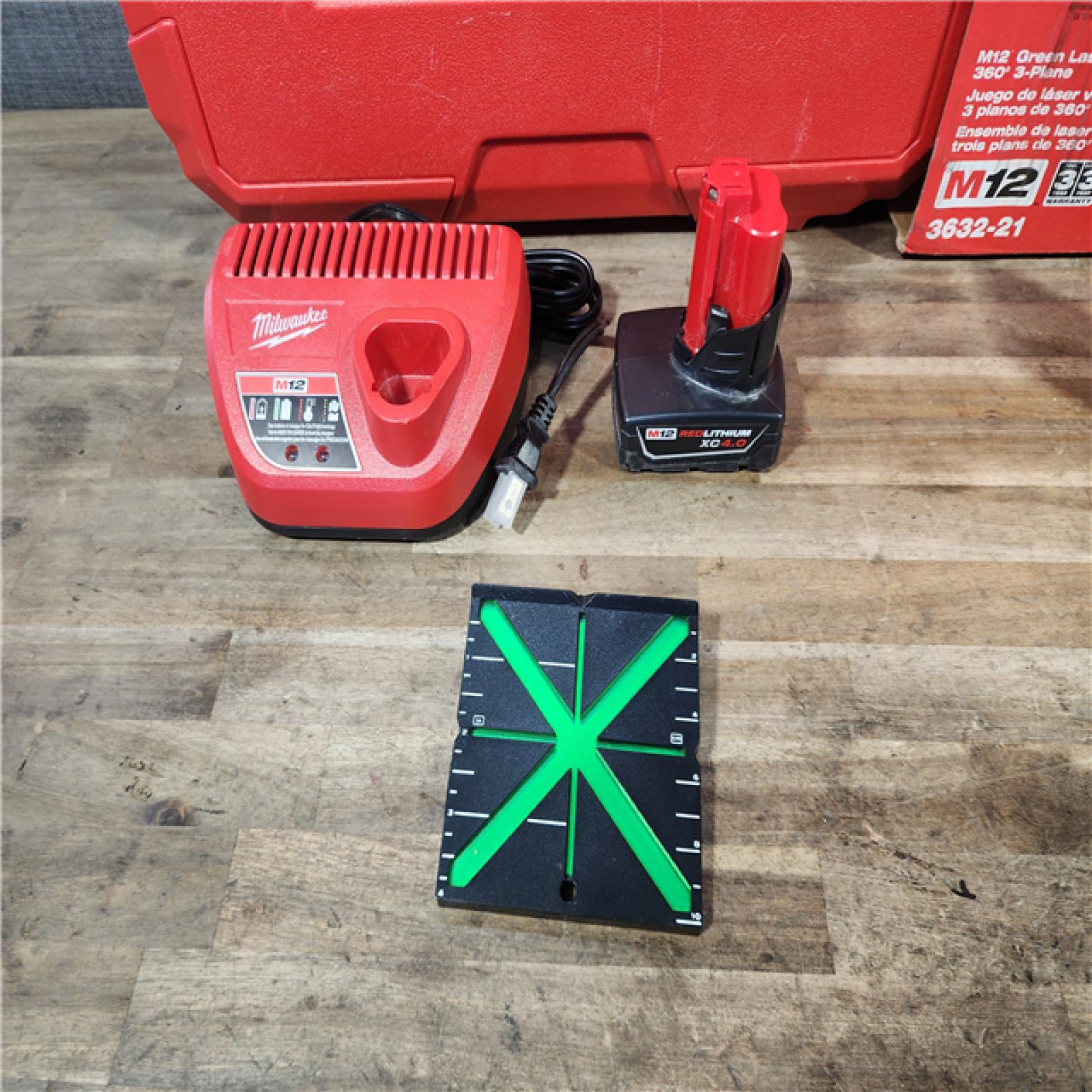 HOUSTON LOCATION - AS-IS Milwaukee-3632-21 M12 Green Beam Laser 360° 3-Plane Kit