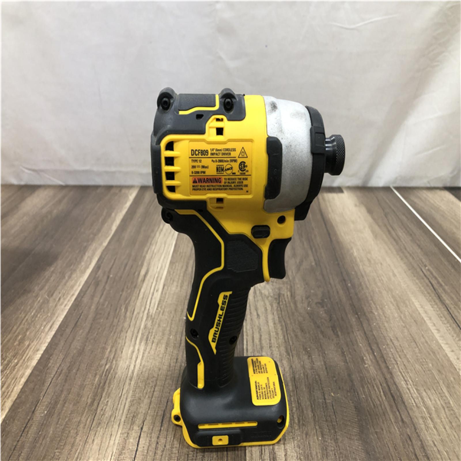 AS-IS DEWALT Atomic 20V Max Lithium-Ion Brushless Cordless Compact 1/4 in. Impact Driver Kit