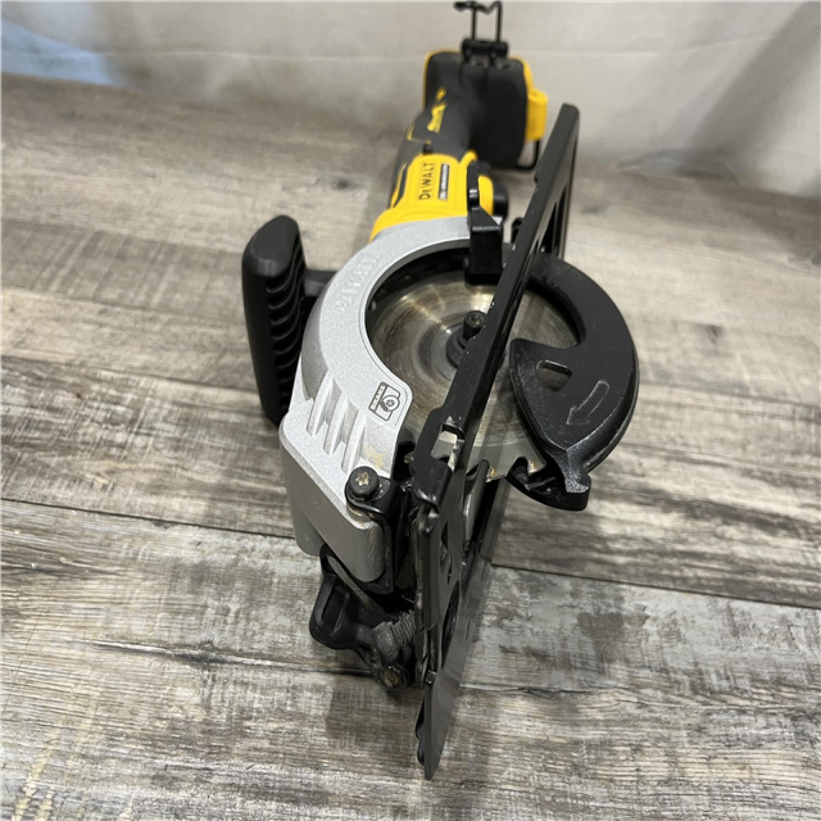 AS-IS DEWALT ATOMIC 20V MAX Cordless Brushless 4-1/2 in. Circular Saw (Tool Only)