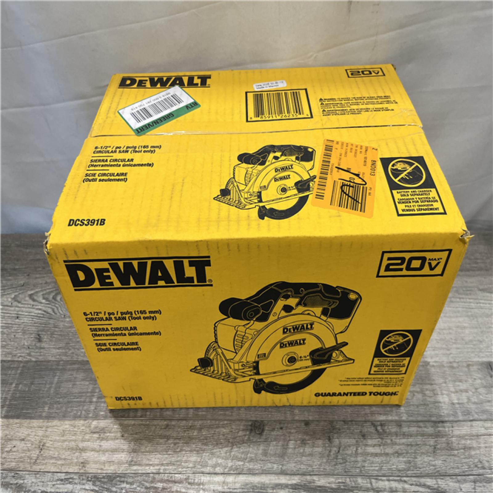 NEW - DEWALT 20-Volt MAX Lithium-Ion Cordless 6-1/2 in. Circular Saw (Tool-Only)