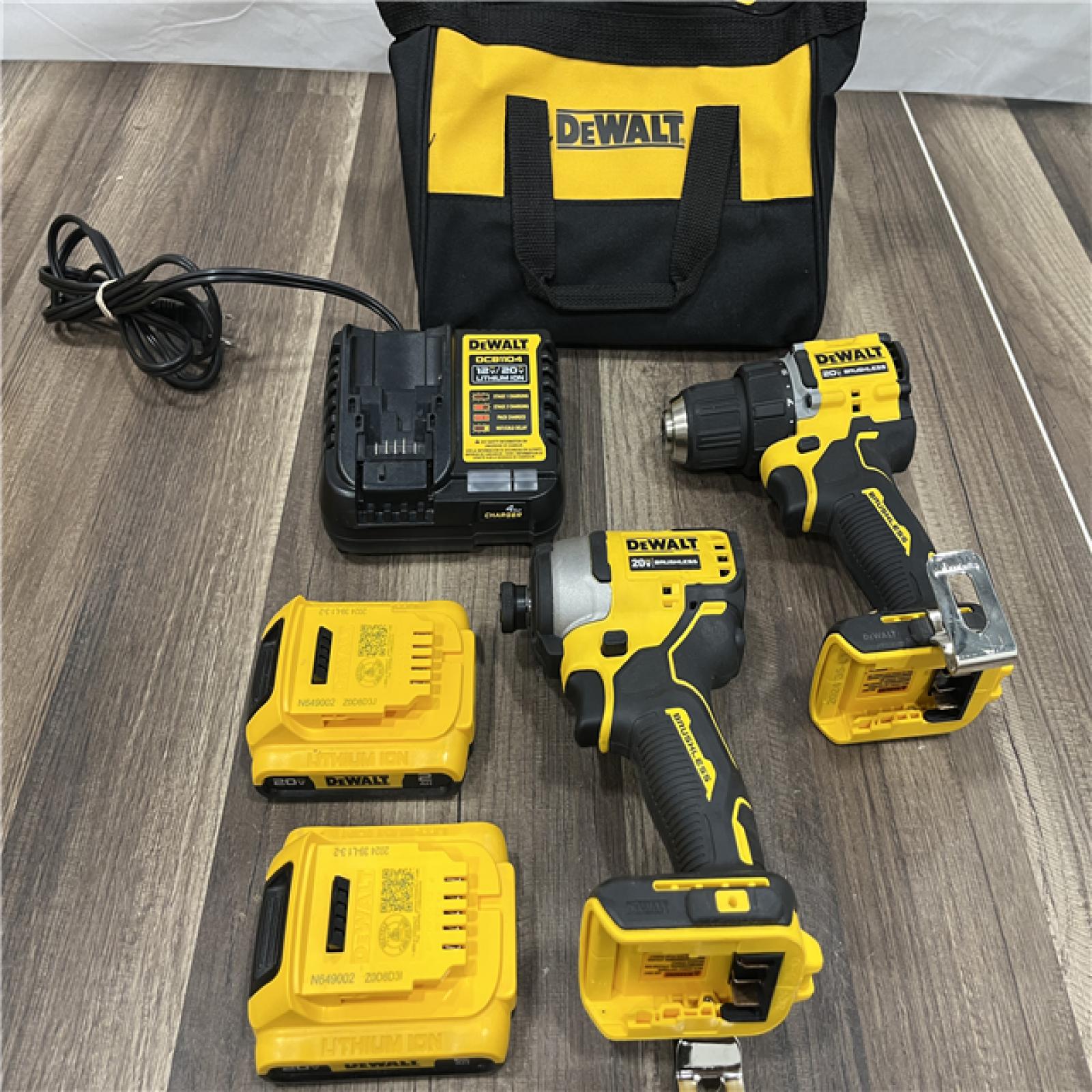 GOOD Dewalt DCK225D2 20V MAX ATOMIC Brushless Compact Lithium-Ion 1/2 in. Cordless Drill Driver and 1/4 in. Impact Driver Combo Kit with 2 Batteries 2 Ah
