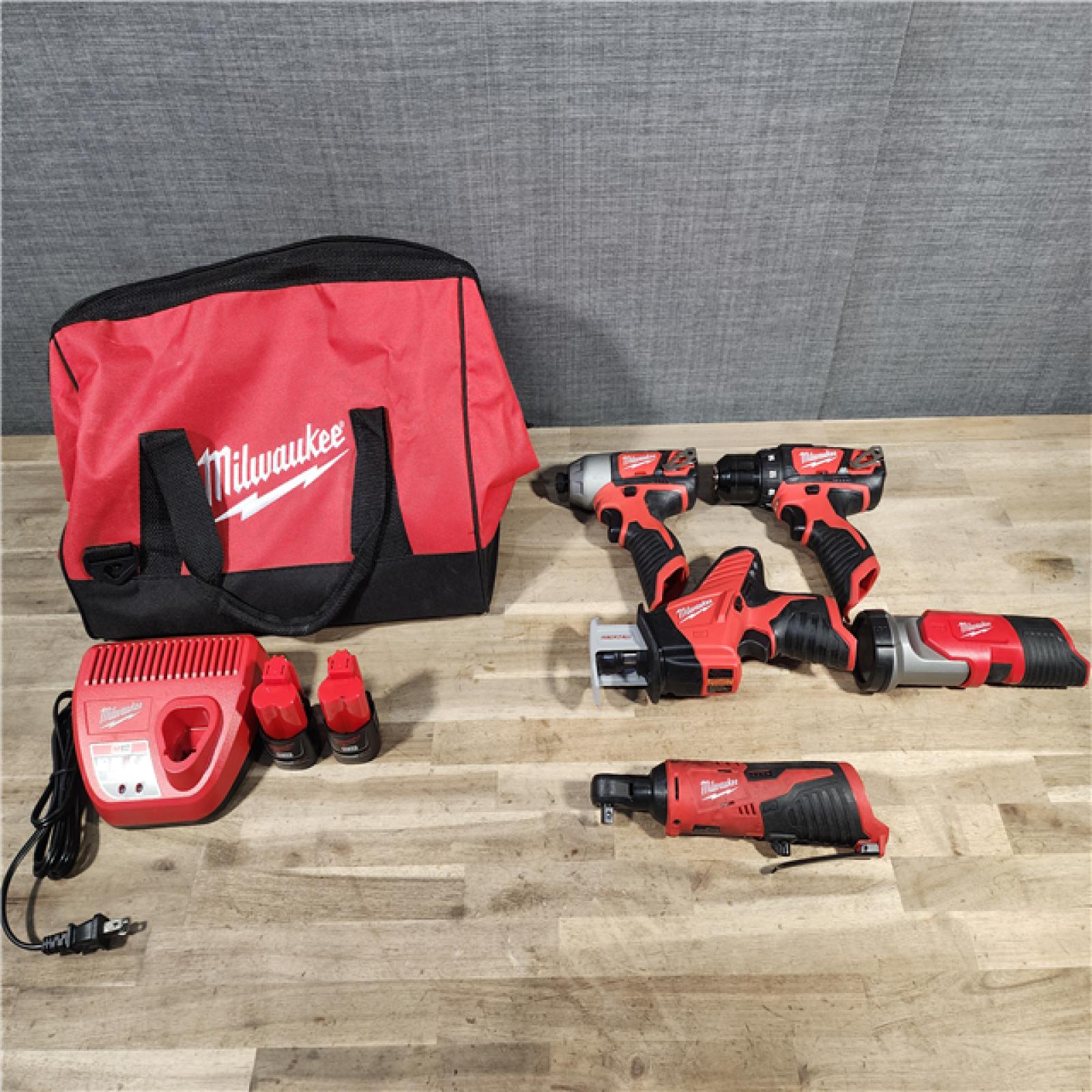 HOUSTON LOCATION - AS-IS Milwaukee 5 Tool Combo Kit W/ (2) Battery & Charger