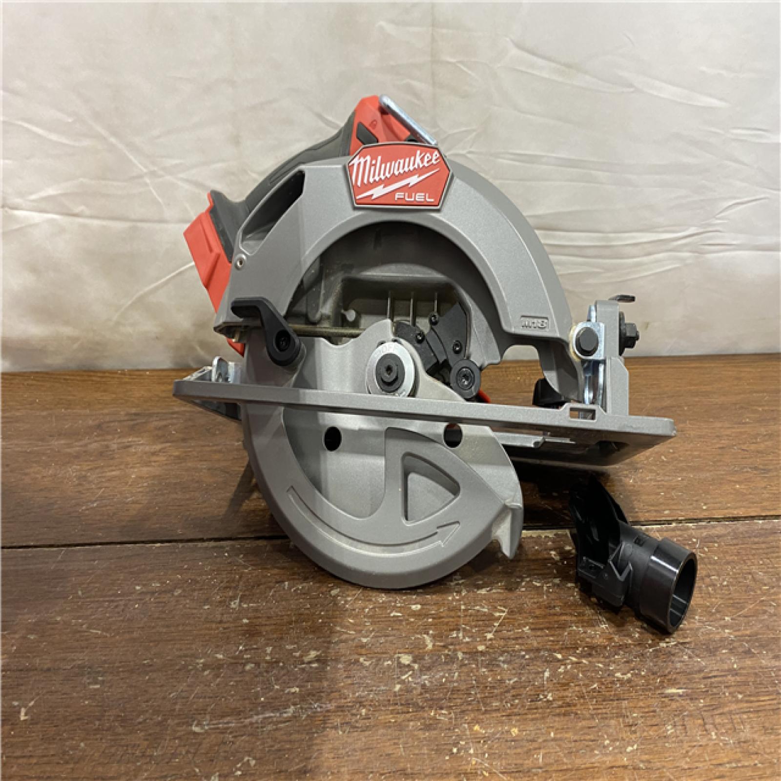 AS-IS Milwaukee Tools M18 FUEL 7-1/4 Circular Saw (Tool Only) 2834-20