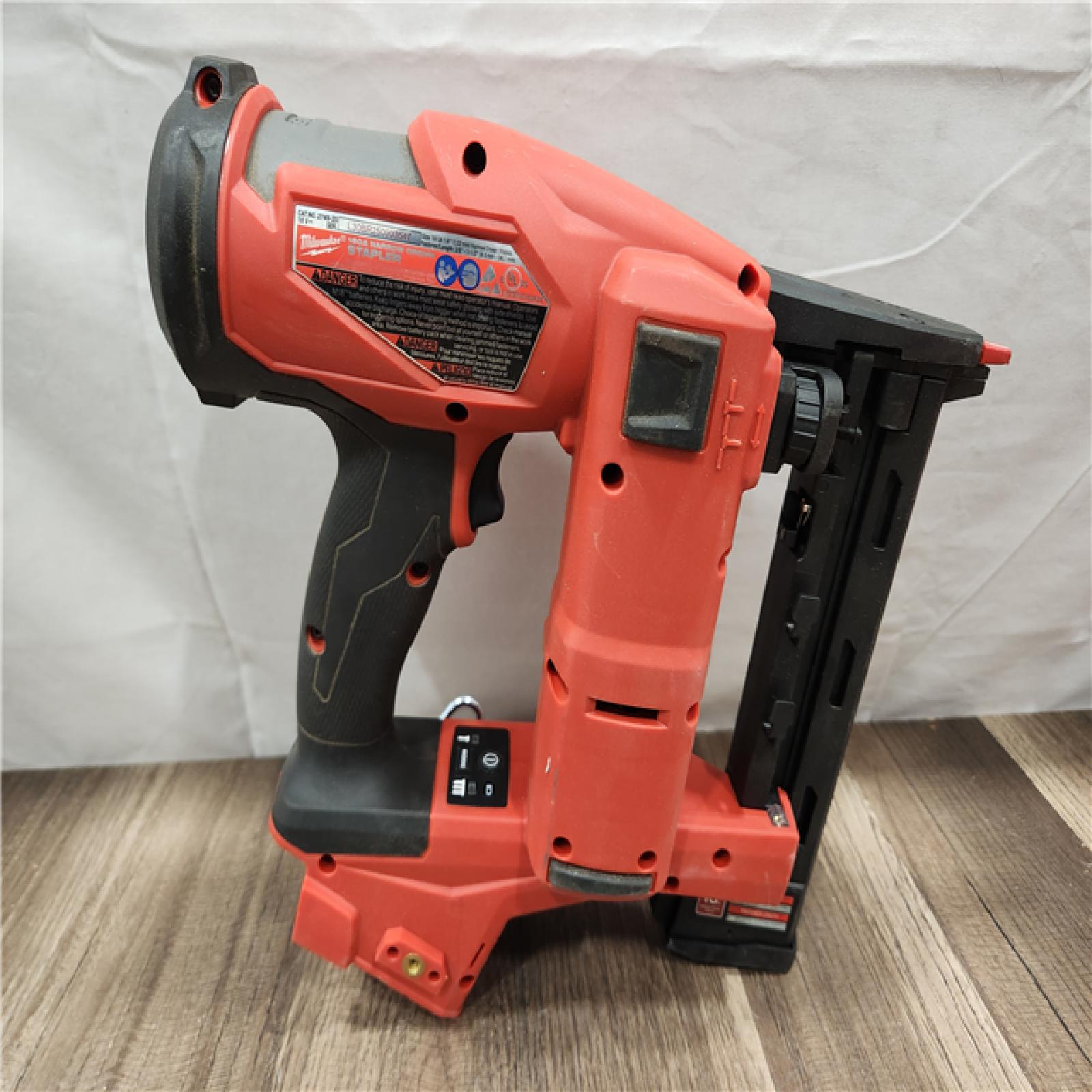 AS-IS- MILWAUKEE FUEL 18V Cordless 18-Gauge 1/4 in. Narrow Crown Stapler (Tool-Only)