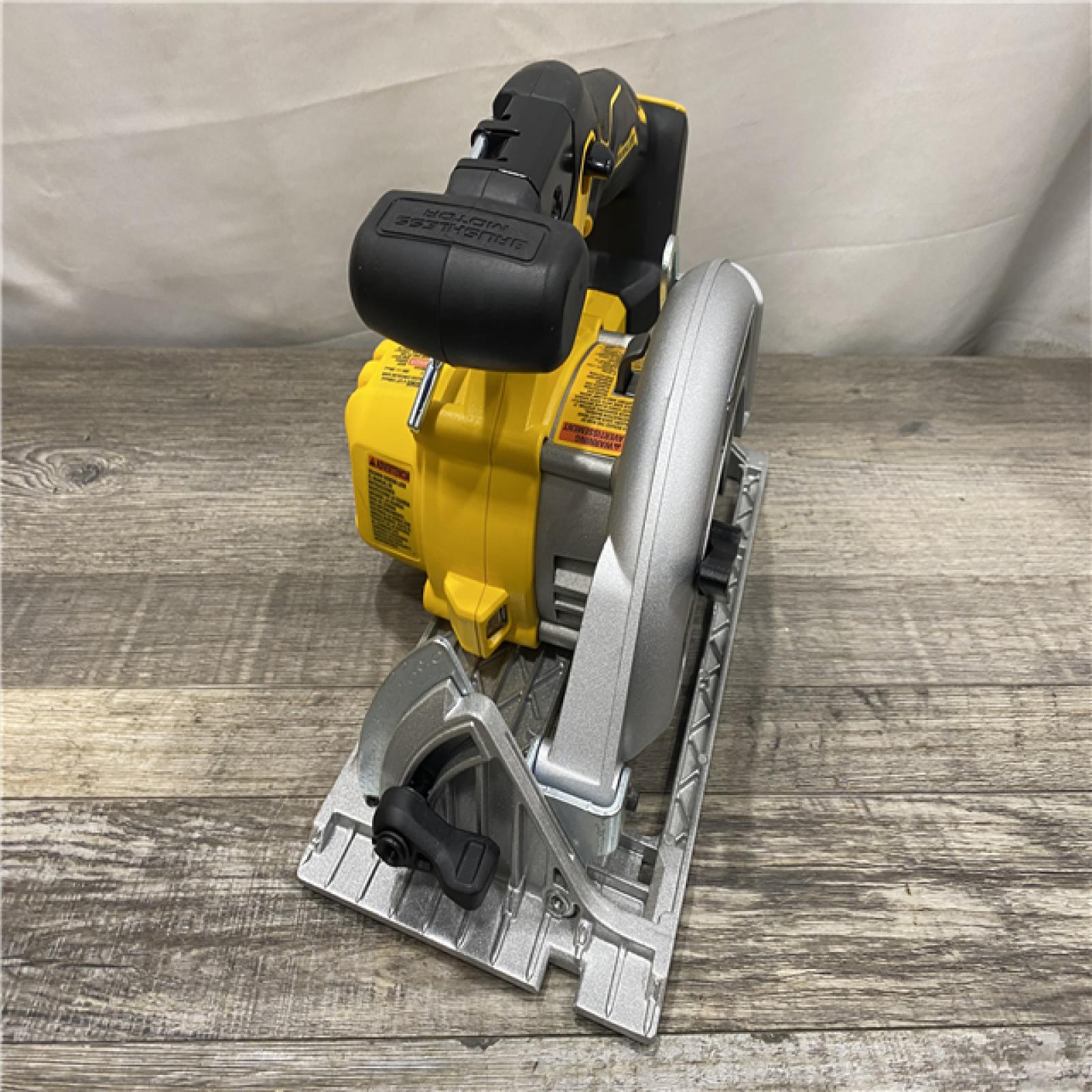 AS-IS DEWALT 20V MAX Cordless Brushless 6-1/2 in. Sidewinder Style Circular Saw (Tool Only)