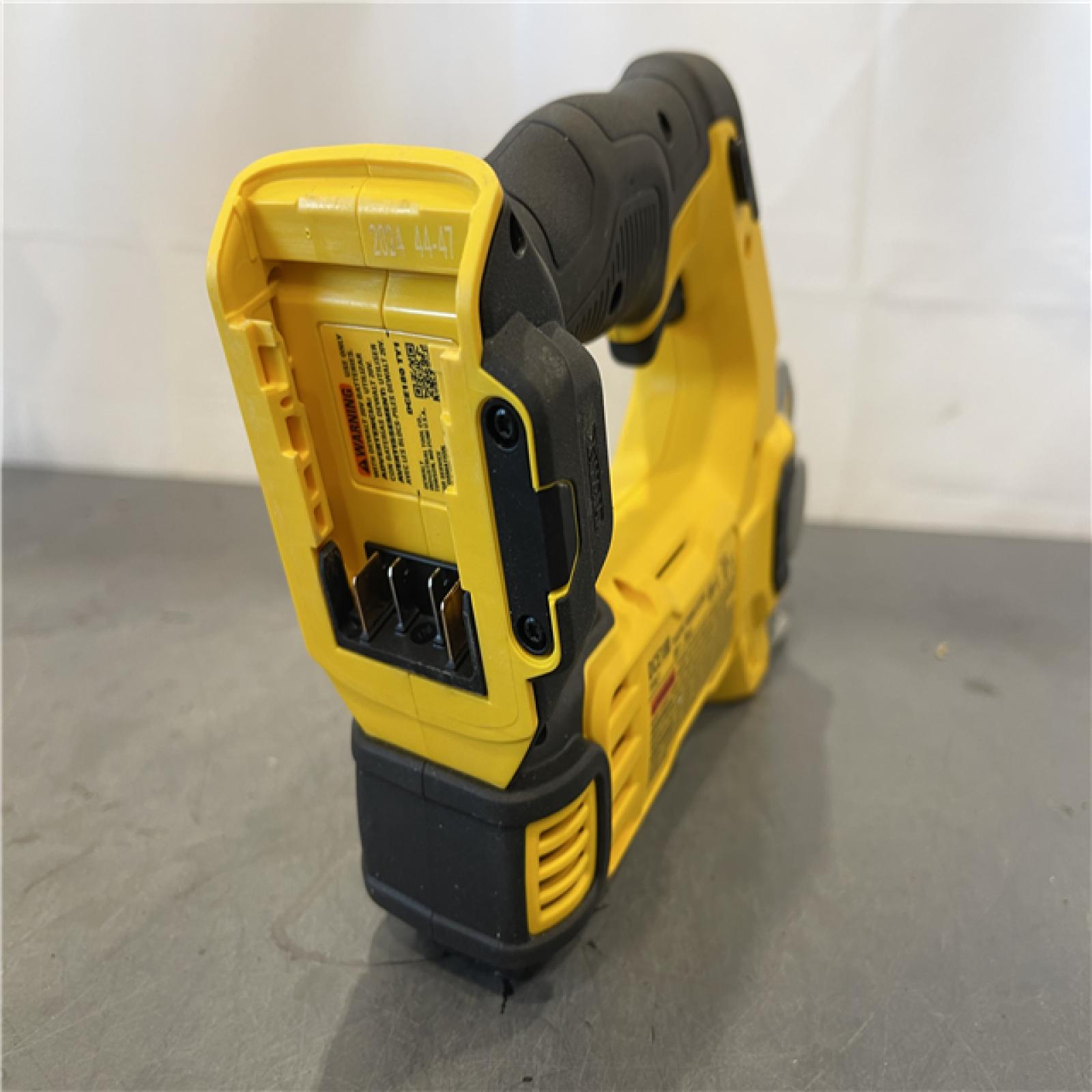 AS-IS - DeWalt 20V MAX Cordless Plastic Tubing Cutter