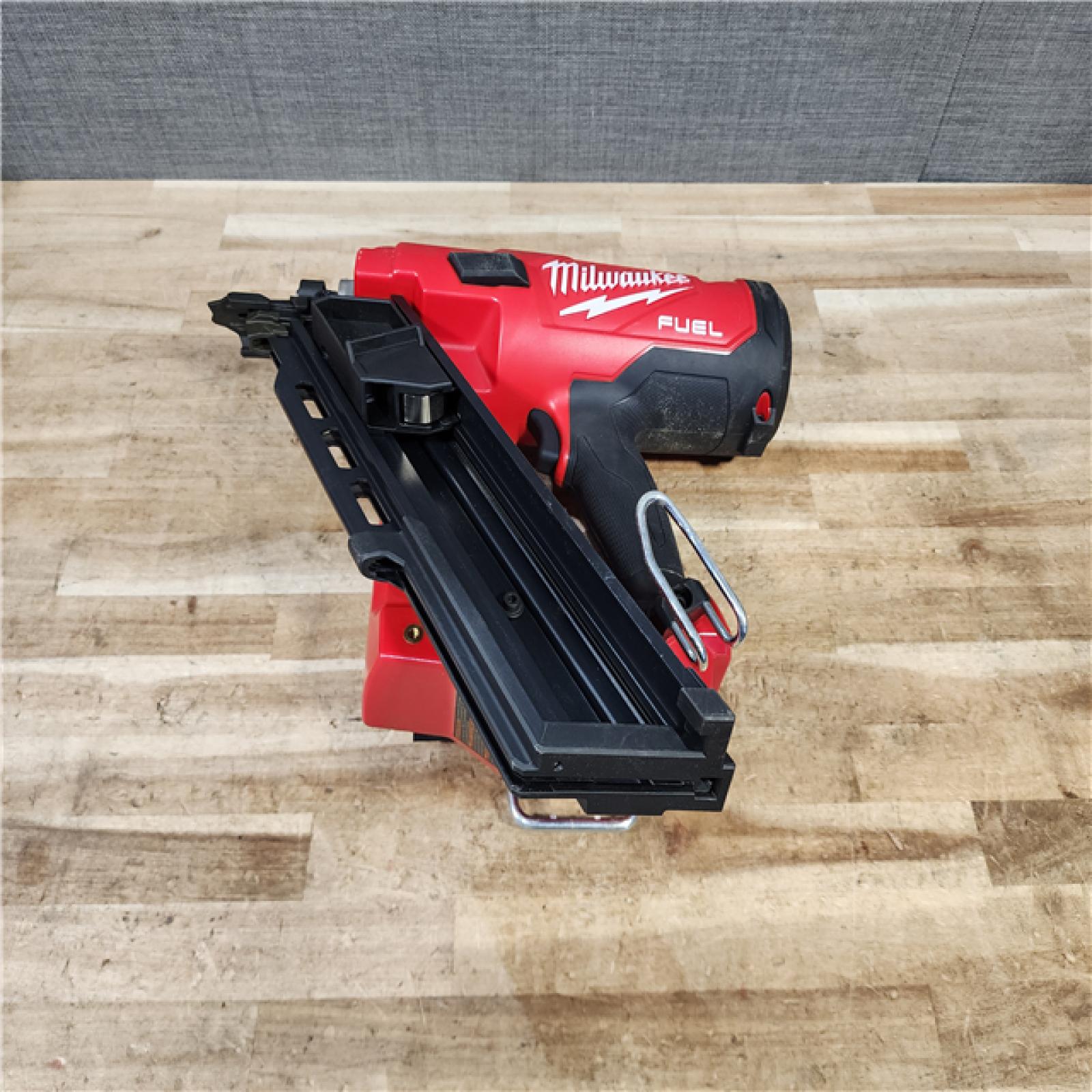 HOUSTON LOCATION - AS - IS Milwaukee FUEL 3-1/2 in. 18-Volt 30-Degree Lithium-Ion Brushless Cordless Framing Nailer (Tool-Only)