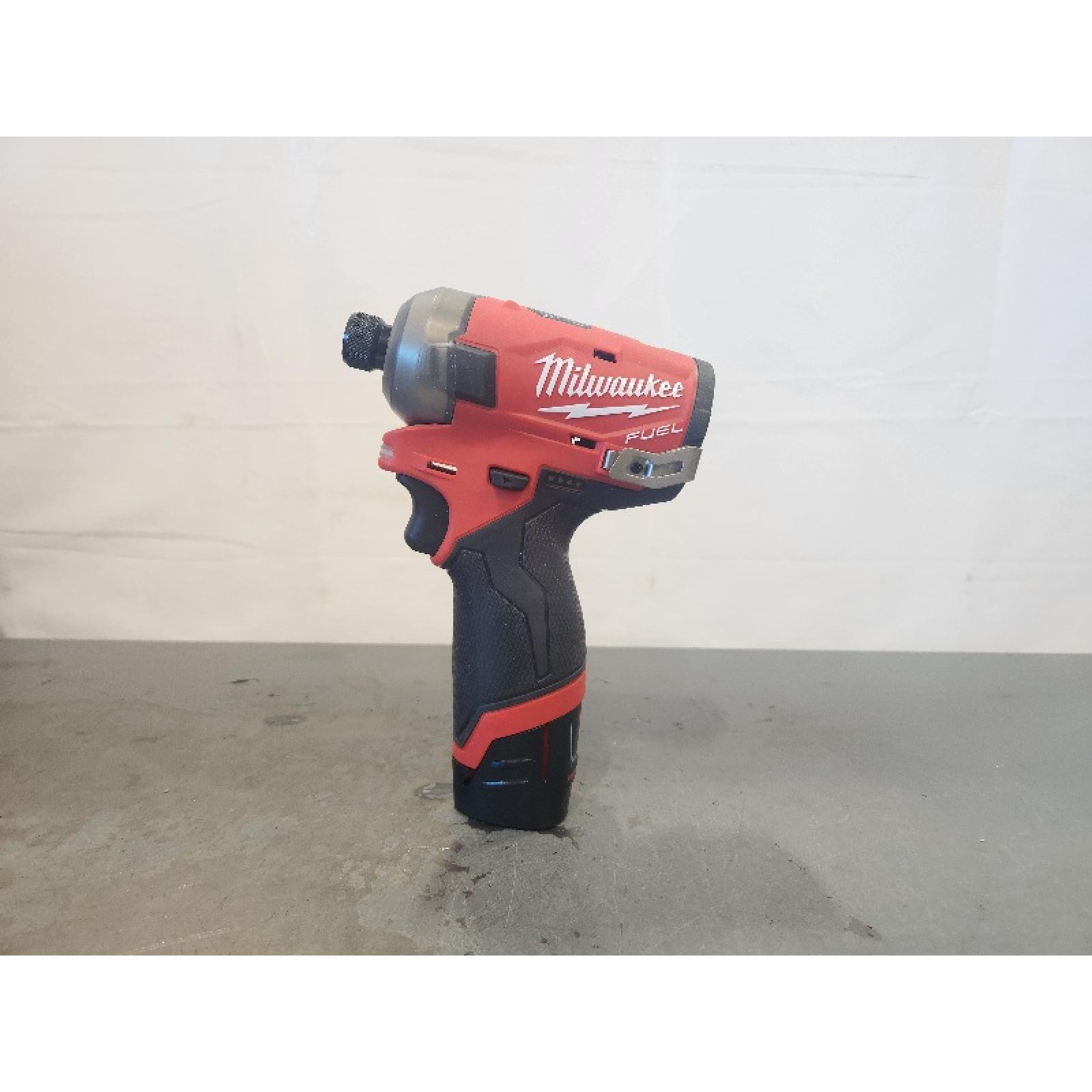 AS-IS-  Impact Driver Kit 1/4 in Hex Drive 12Vdc