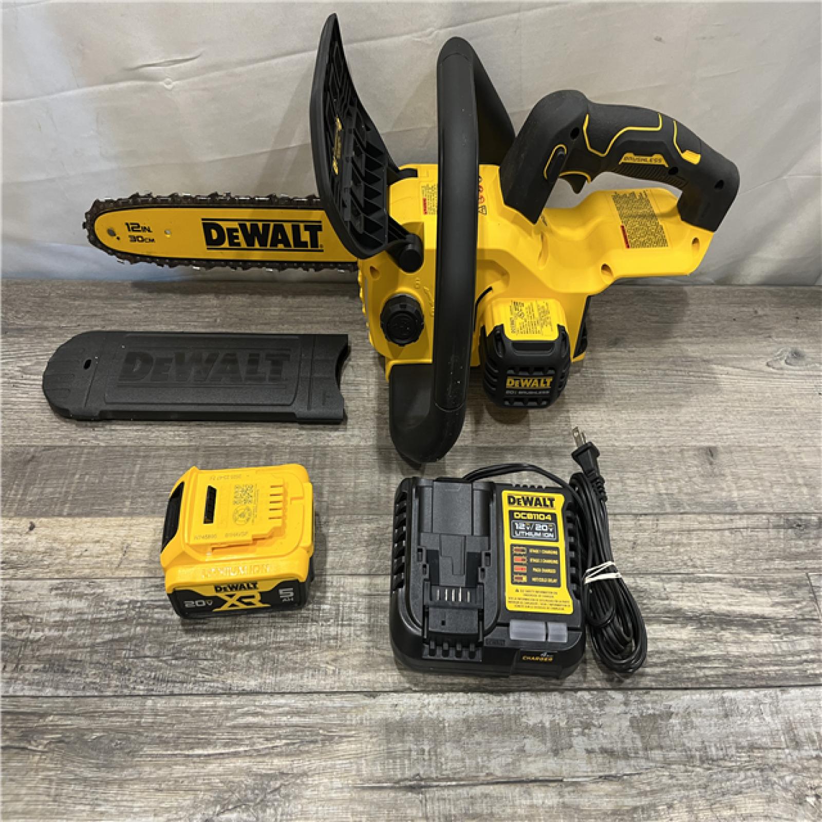 AS-IS DEWALT 20V MAX Compact 12 Brushless Cordless Chainsaw Kit